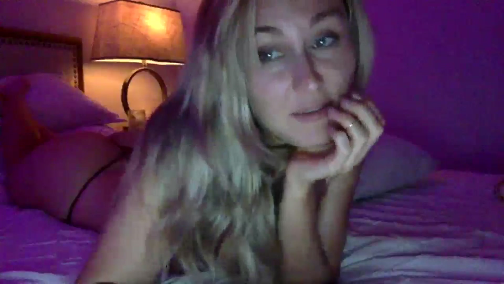 Gallery image thumbnail from lingerieyoga's myfreecams stream on, 07/25/2025, 05:27 image 10 of 20