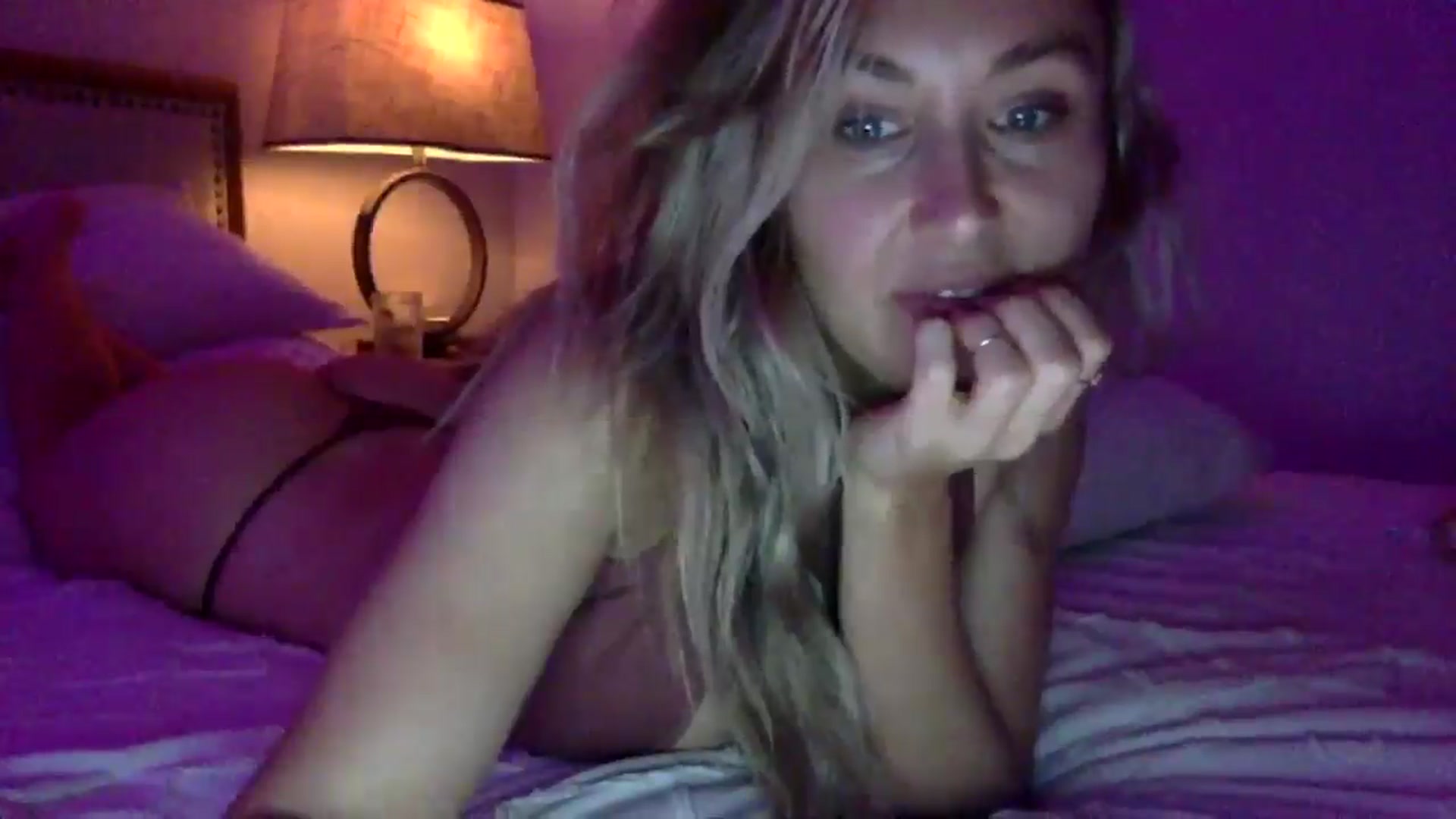 Gallery image thumbnail from lingerieyoga's myfreecams stream on, 07/25/2025, 05:27 image 8 of 20