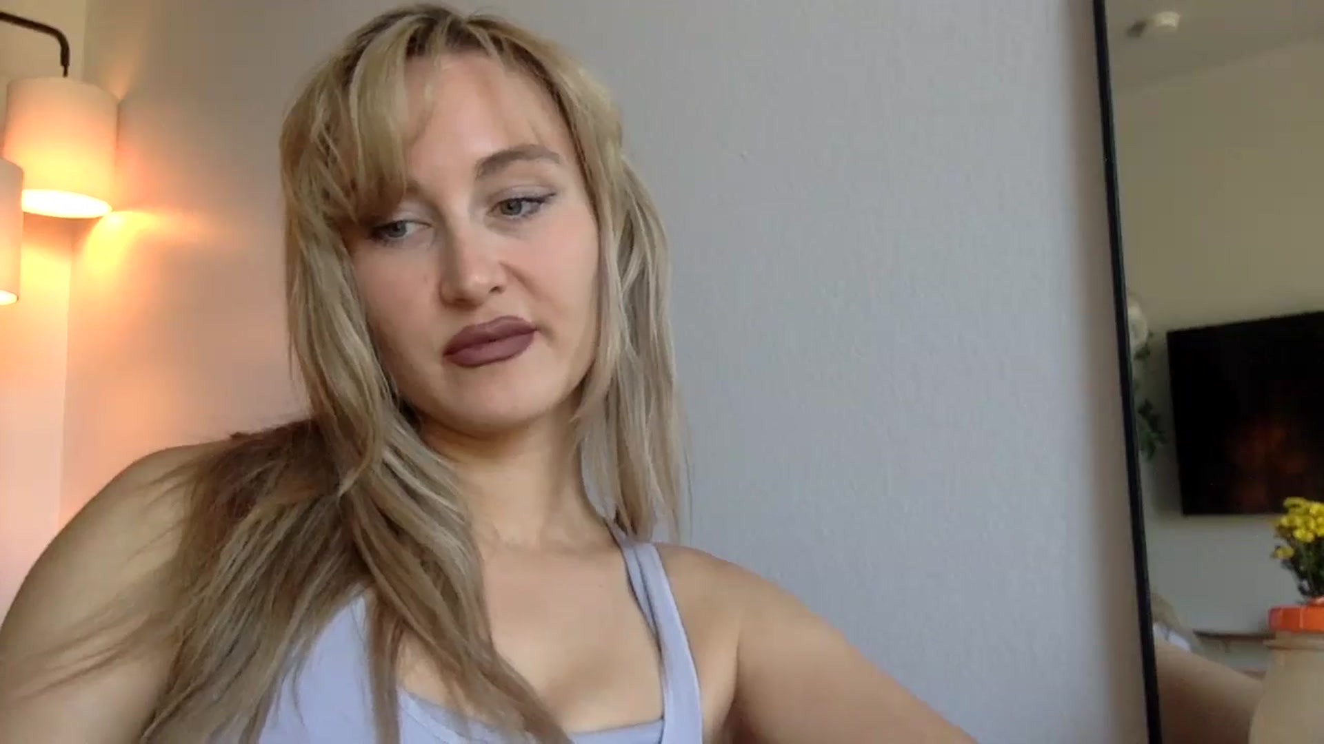 Gallery image thumbnail from lingerieyoga's myfreecams stream on, 07/25/2025, 22:25 image 4 of 20