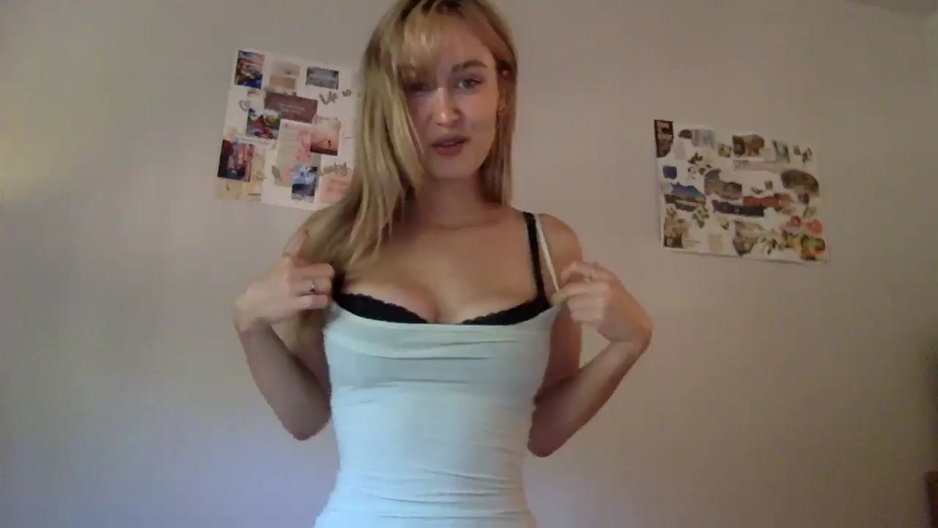 Gallery image thumbnail from lingerieyoga's myfreecams stream on, 07/26/2025, 22:16 image 14 of 20