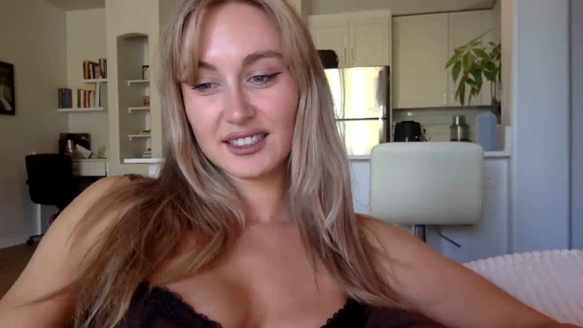 Gallery image thumbnail from lingerieyoga's myfreecams stream on, 07/30/2025, 23:30 image 6 of 20