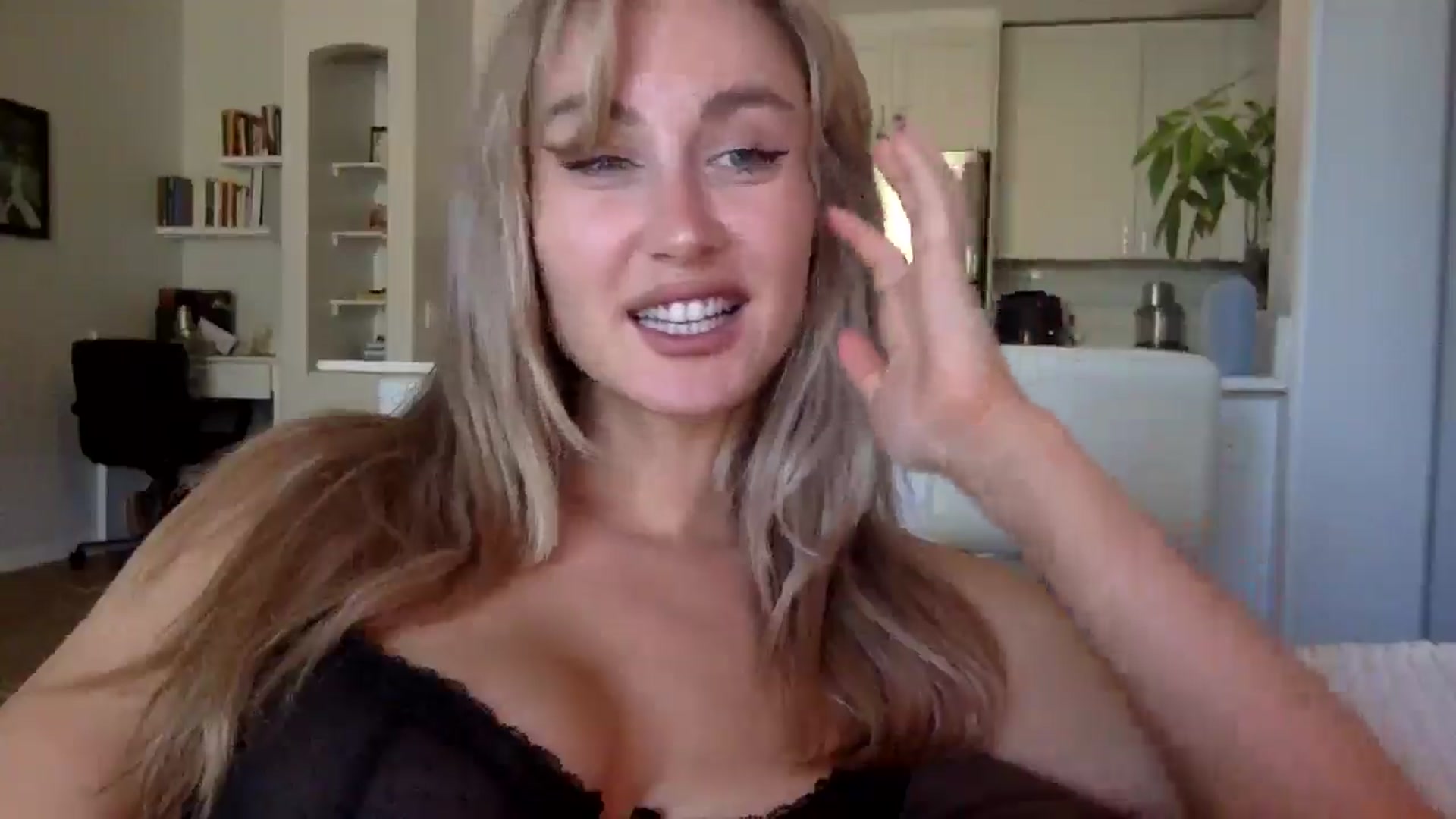 Gallery image thumbnail from lingerieyoga's myfreecams stream on, 07/30/2025, 23:30 image 5 of 20