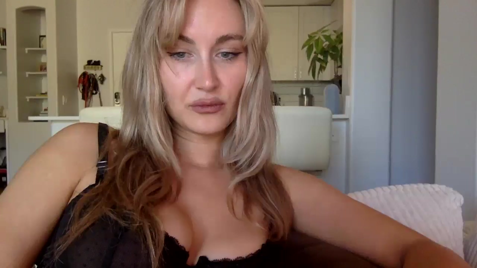 Gallery image thumbnail from lingerieyoga's myfreecams stream on, 07/30/2025, 23:30 image 15 of 20