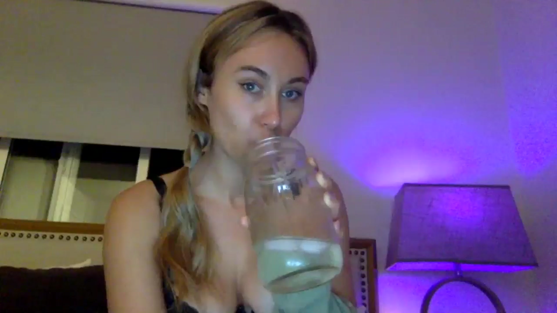 Gallery image thumbnail from lingerieyoga's myfreecams stream on, 08/27/2025, 06:37 image 18 of 20