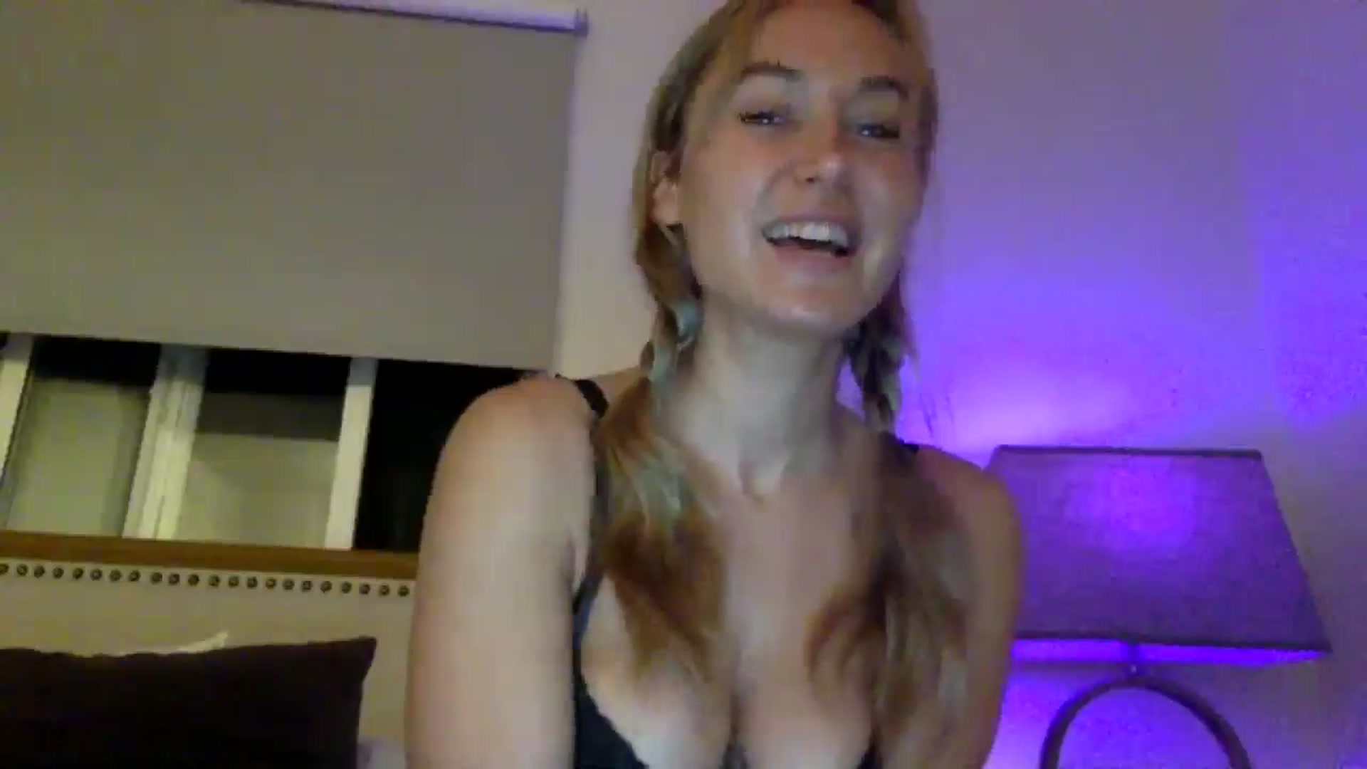 Gallery image thumbnail from lingerieyoga's myfreecams stream on, 08/27/2025, 06:37 image 10 of 20