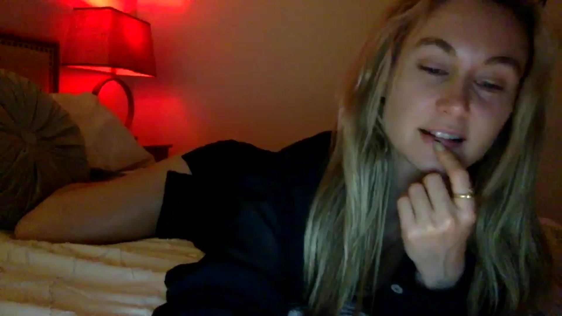 Gallery image thumbnail from lingerieyoga's myfreecams stream on, 09/21/2025, 06:36 image 4 of 20