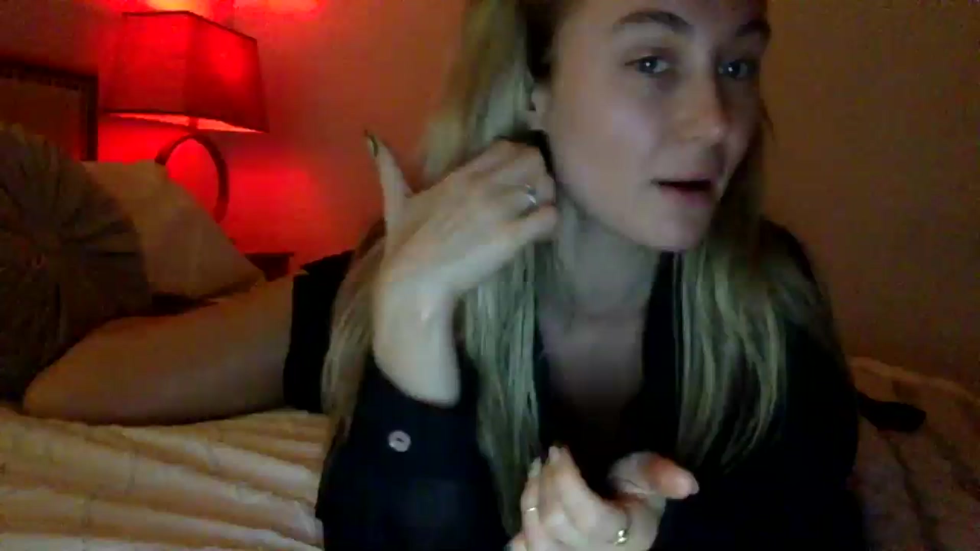 Gallery image thumbnail from lingerieyoga's myfreecams stream on, 09/21/2025, 06:36 image 1 of 20
