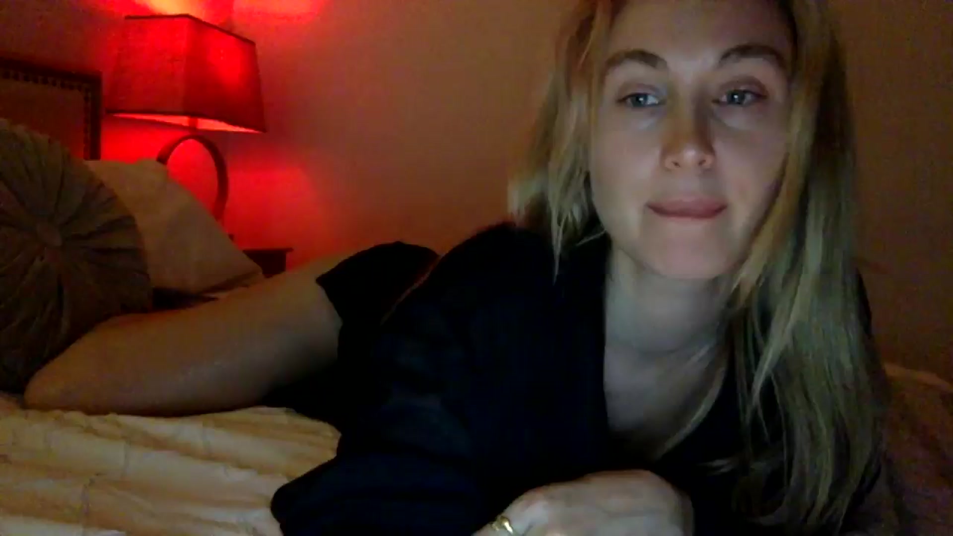 Gallery image thumbnail from lingerieyoga's myfreecams stream on, 09/21/2025, 06:36 image 5 of 20