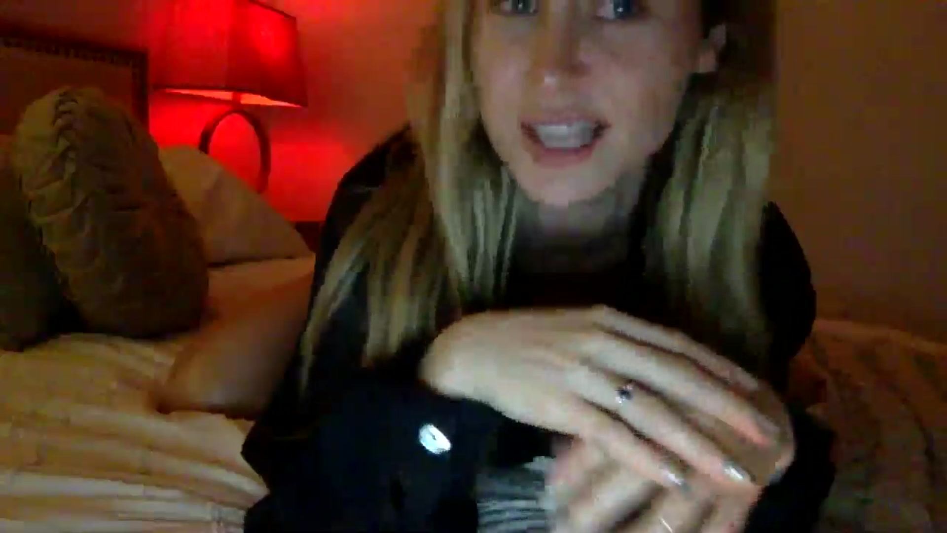 Gallery image thumbnail from lingerieyoga's myfreecams stream on, 09/21/2025, 06:36 image 16 of 20