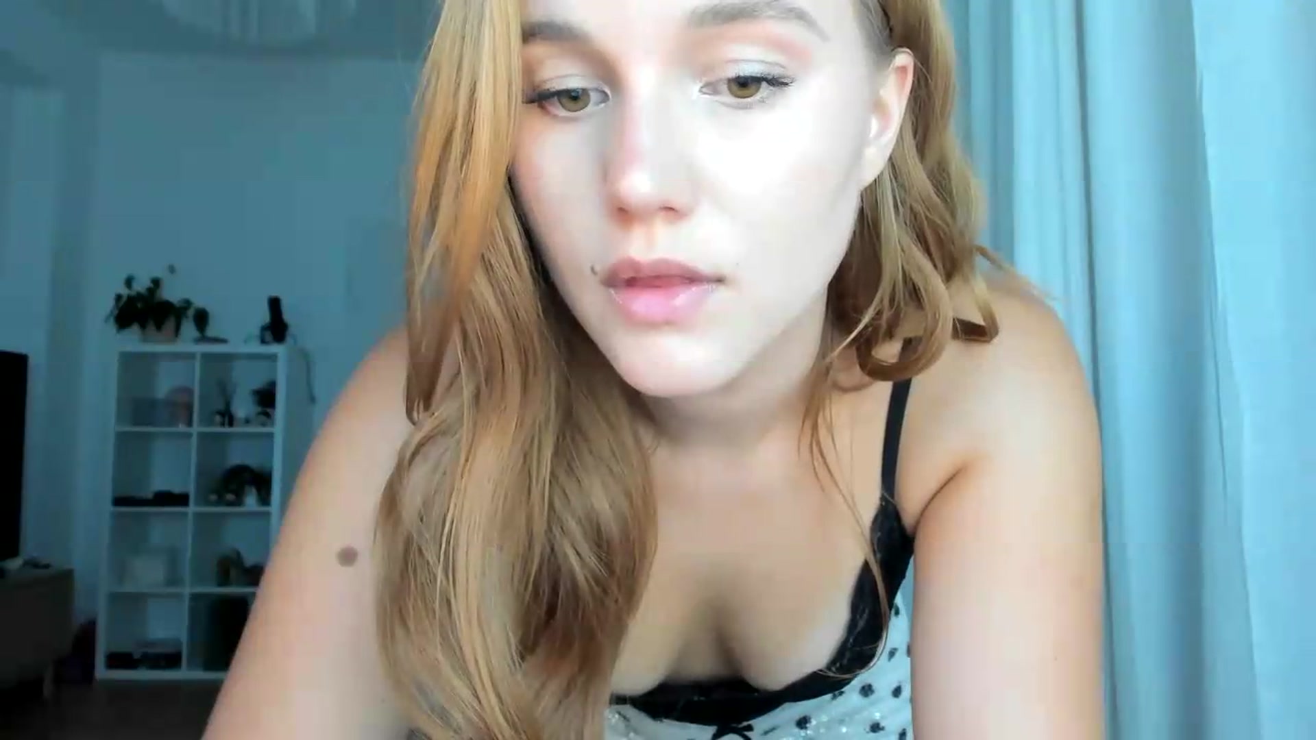 Gallery image thumbnail from lisa_lisa's myfreecams stream on, 08/16/2026, 21:34 image 20 of 20
