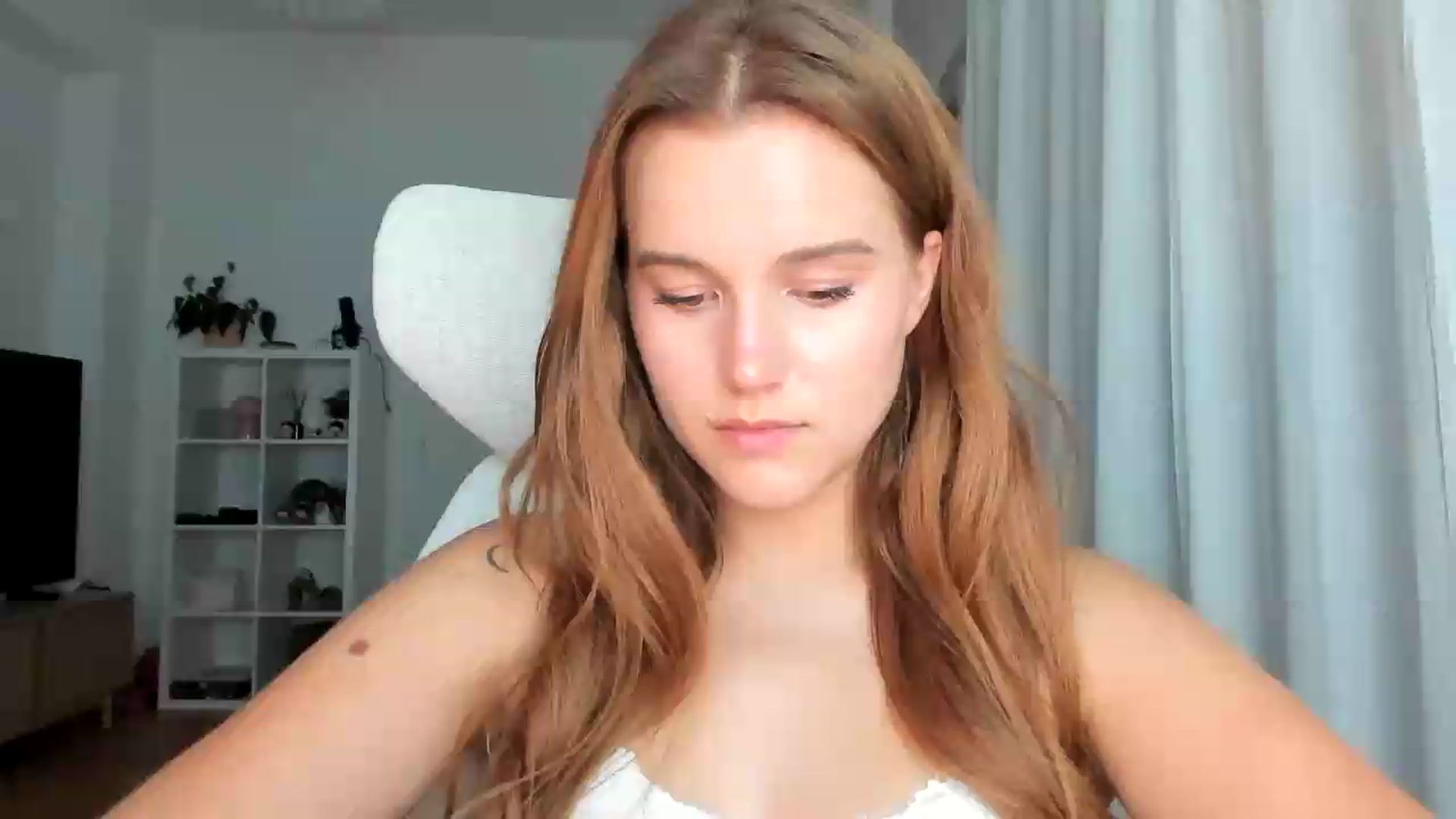 Gallery image thumbnail from lisa_lisa's myfreecams stream on, 08/21/2026, 19:57 image 1 of 20