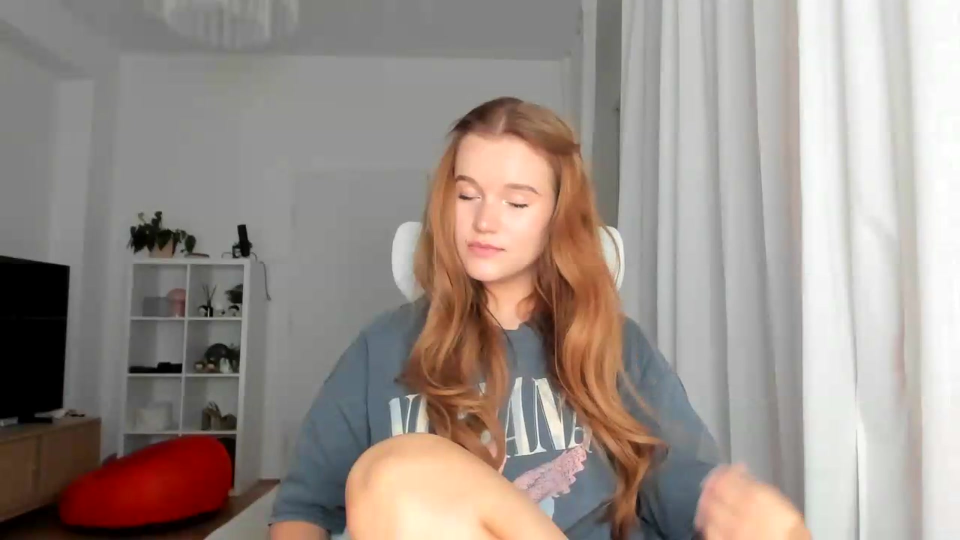 Gallery image thumbnail from lisa_lisa's myfreecams stream on, 08/26/2026, 18:21 image 20 of 20