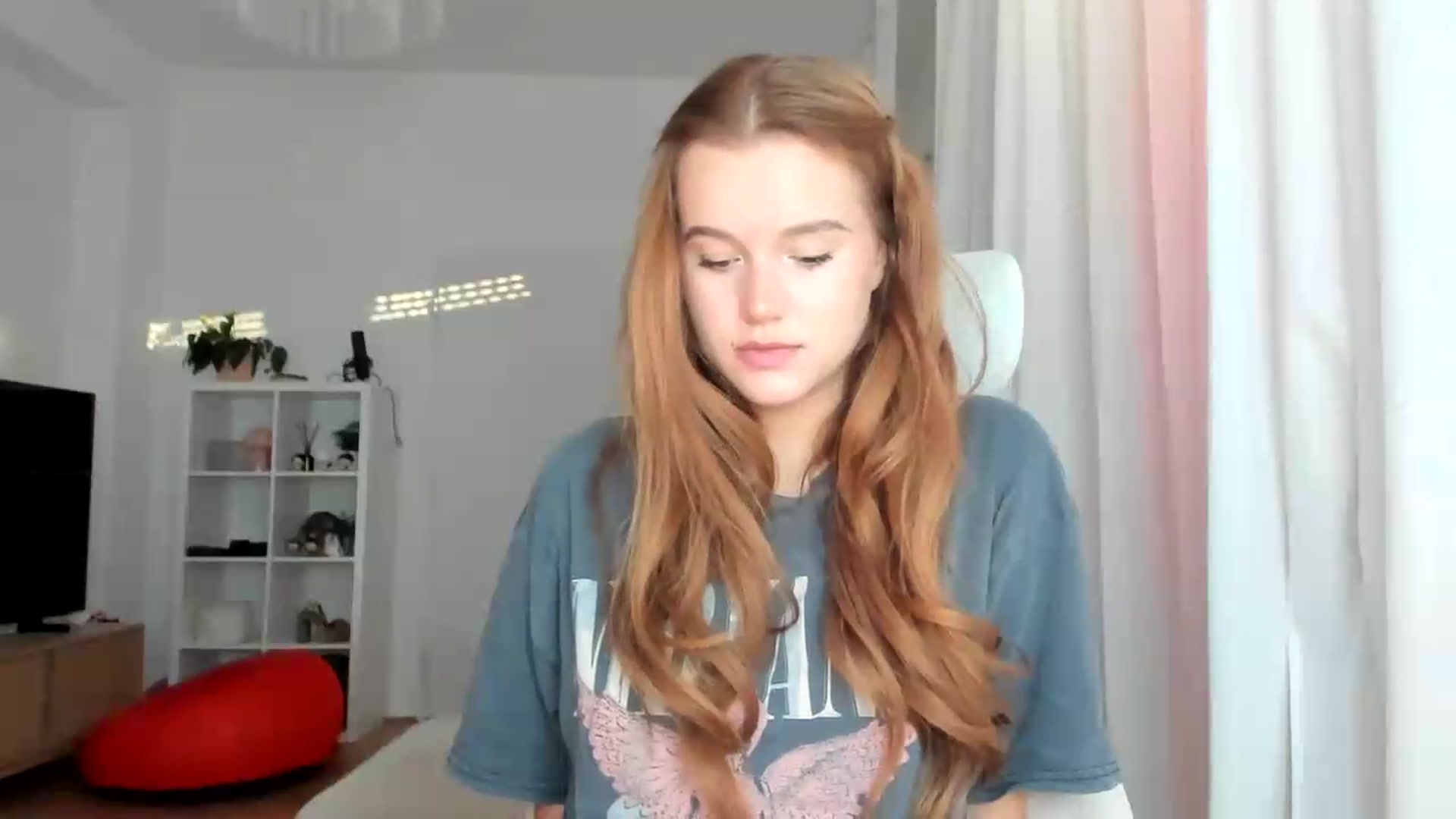 Gallery image thumbnail from lisa_lisa's myfreecams stream on, 08/26/2026, 18:21 image 14 of 20