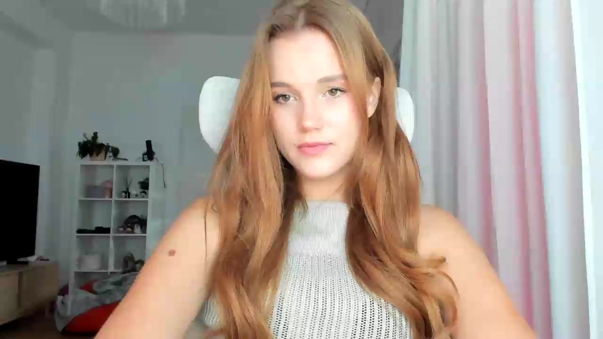 Gallery image thumbnail from lisa_lisa's myfreecams stream on, 08/28/2026, 15:53 image 1 of 20