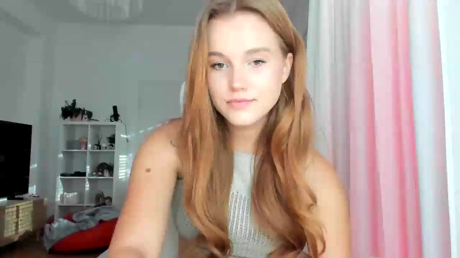 Gallery image thumbnail from lisa_lisa's myfreecams stream on, 08/28/2026, 15:53 image 13 of 20