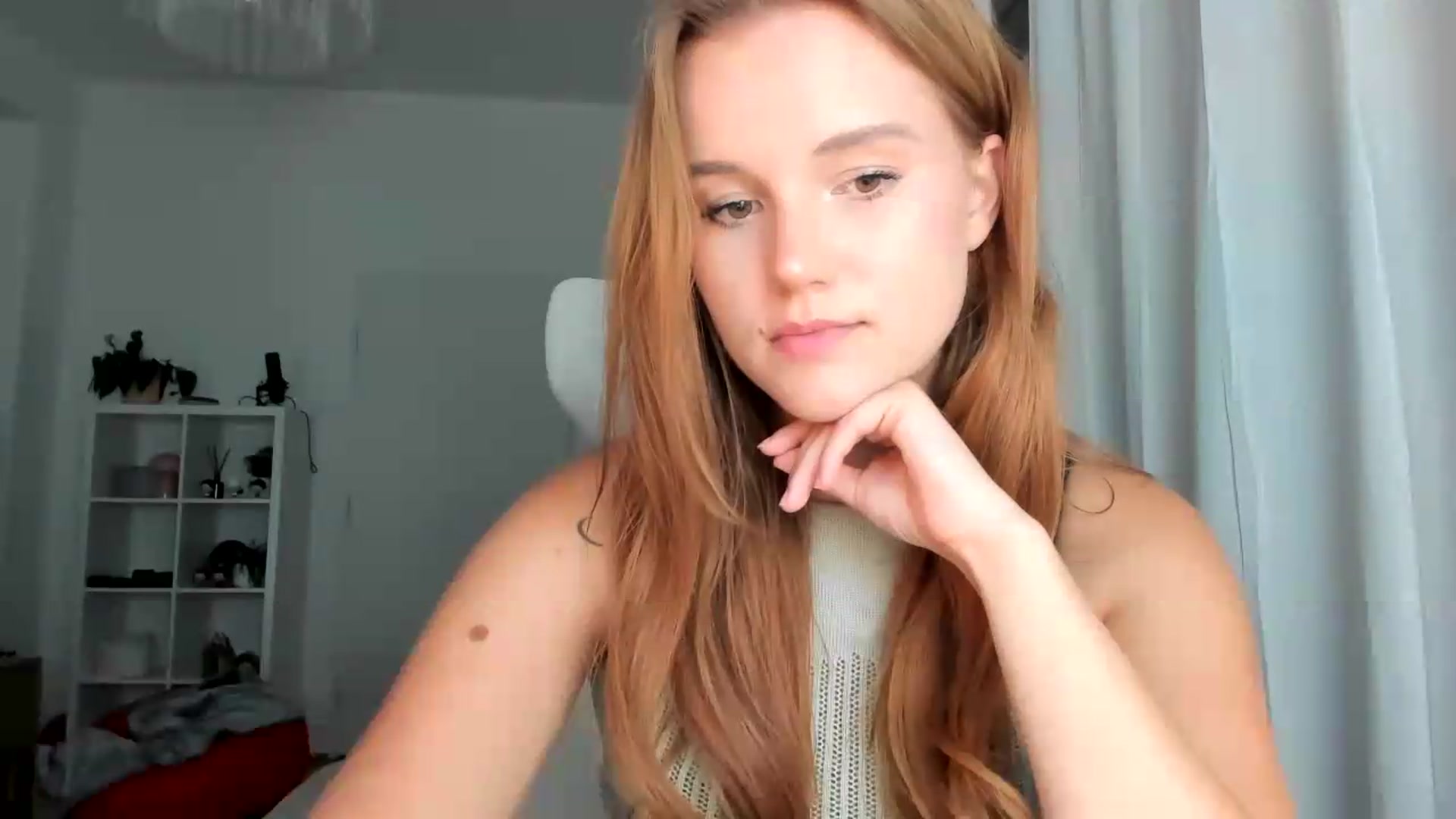 Gallery image thumbnail from lisa_lisa's myfreecams stream on, 08/28/2026, 17:51 image 15 of 20