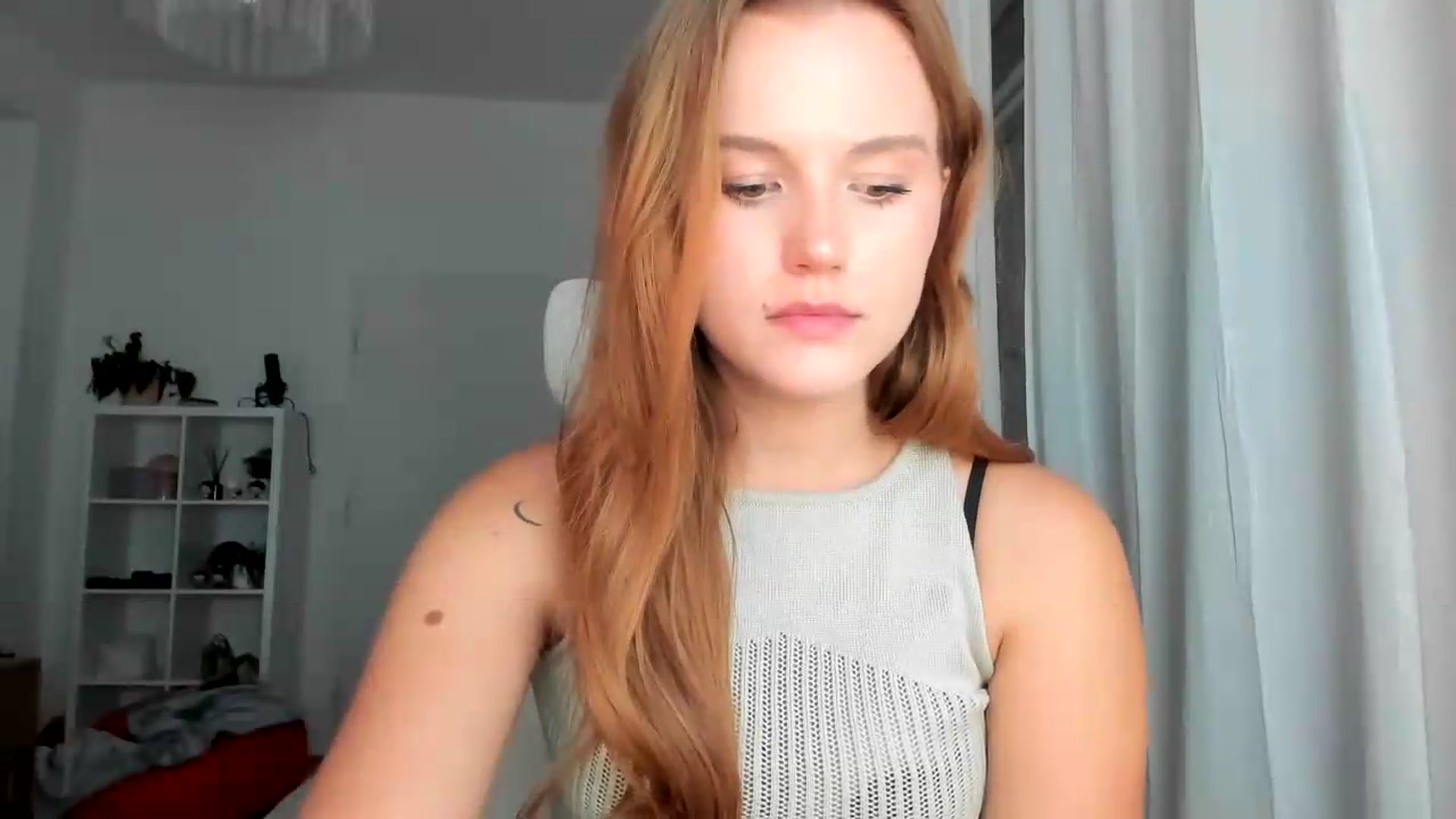 Gallery image thumbnail from lisa_lisa's myfreecams stream on, 08/28/2026, 17:51 image 12 of 20