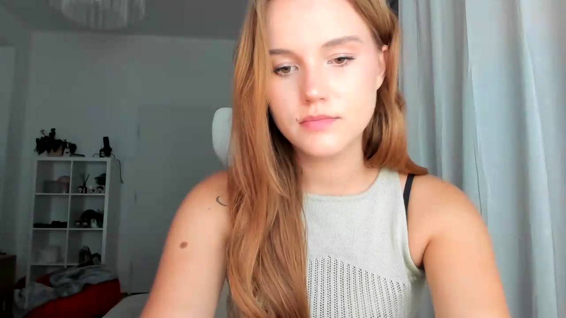 Gallery image thumbnail from lisa_lisa's myfreecams stream on, 08/28/2026, 17:51 image 11 of 20