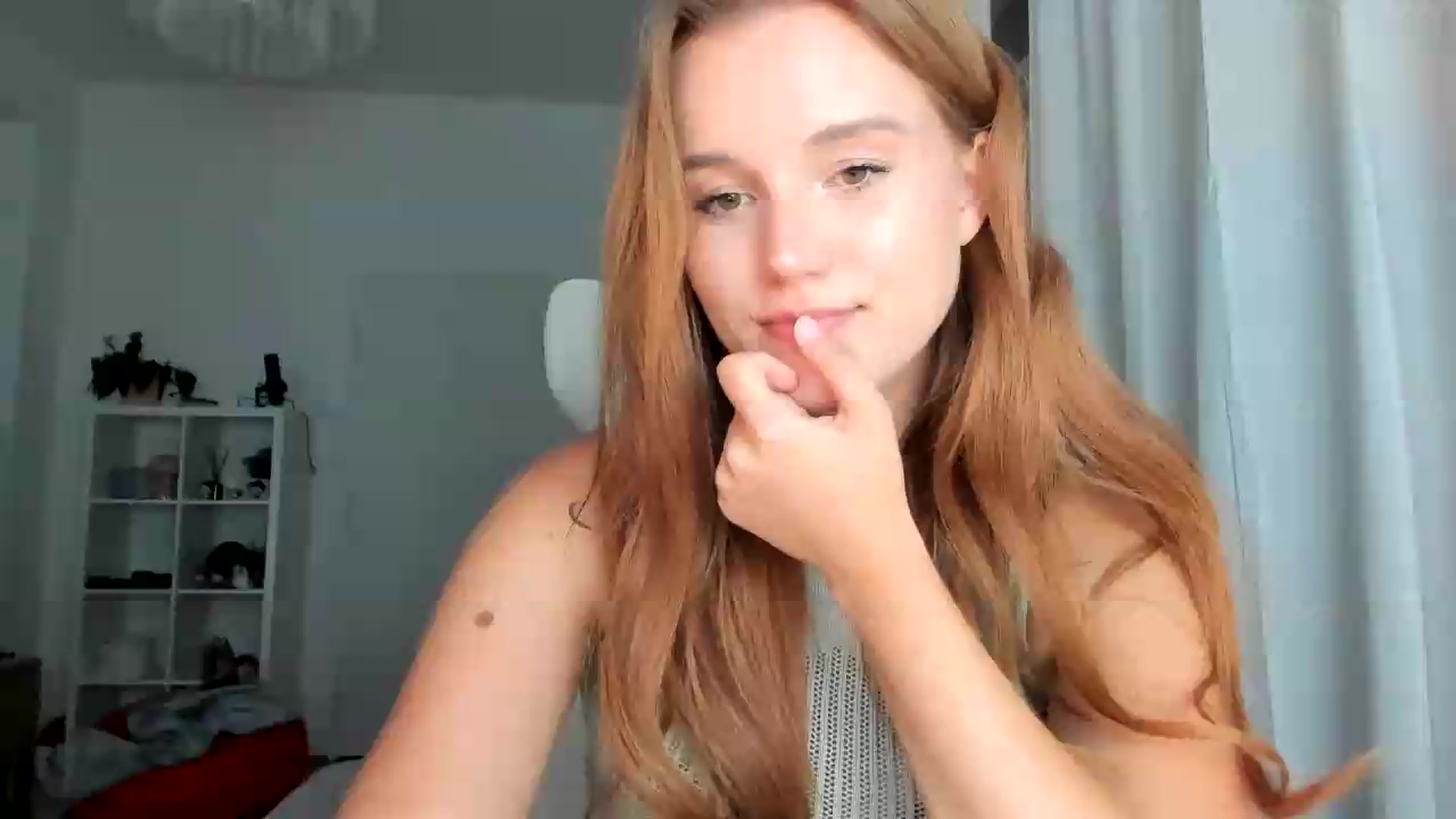 Gallery image thumbnail from lisa_lisa's myfreecams stream on, 08/28/2026, 17:51 image 18 of 20