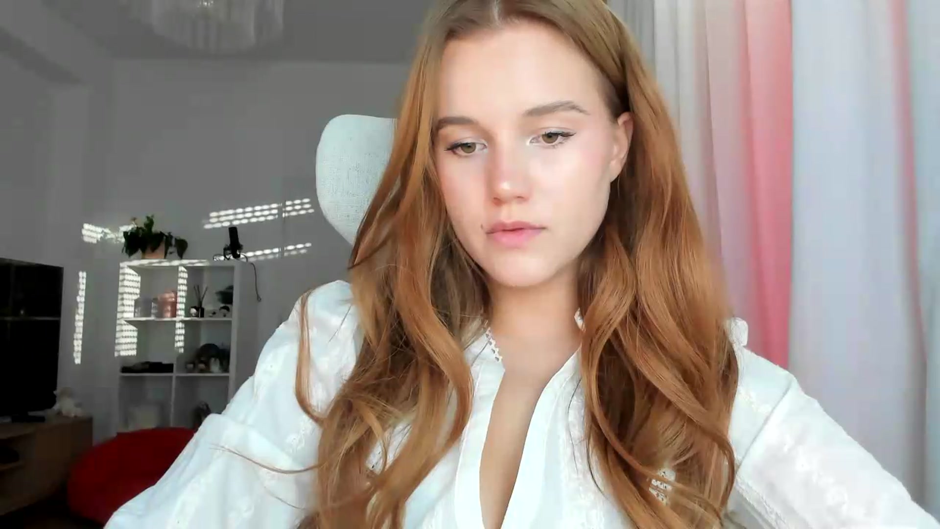 Gallery image thumbnail from lisa_lisa's myfreecams stream on, 08/29/2026, 16:55 image 12 of 20