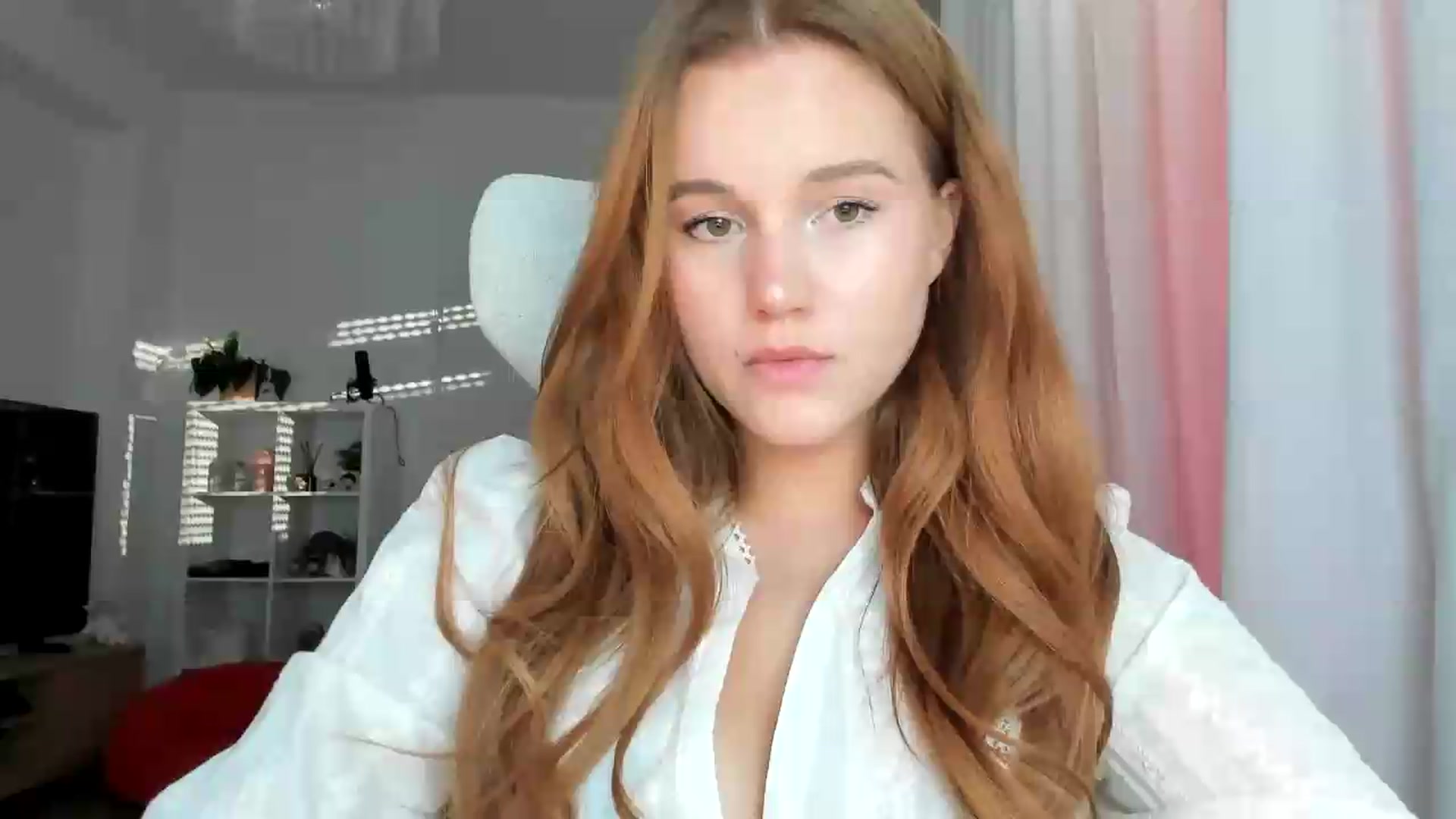 Gallery image thumbnail from lisa_lisa's myfreecams stream on, 08/29/2026, 16:55 image 16 of 20