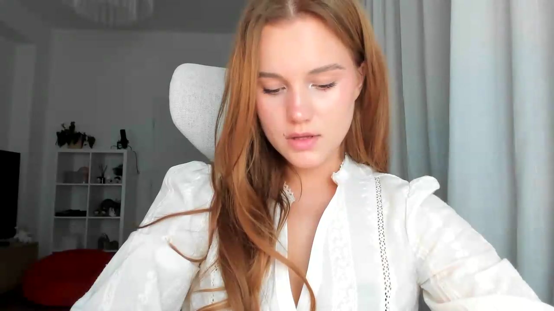 Gallery image thumbnail from lisa_lisa's myfreecams stream on, 08/29/2026, 18:22 image 9 of 20