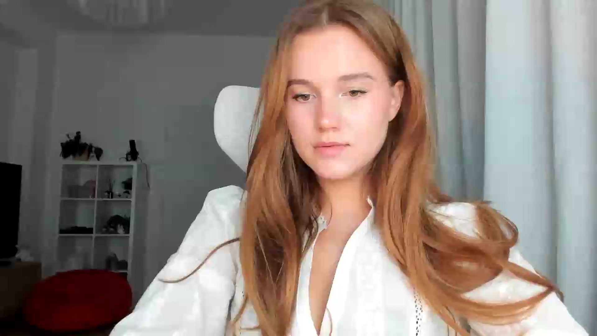 Gallery image thumbnail from lisa_lisa's myfreecams stream on, 08/29/2026, 18:22 image 14 of 20
