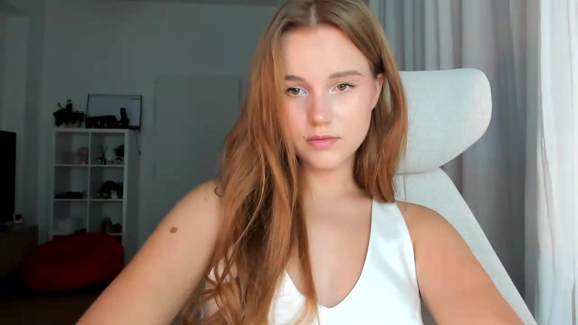 Gallery image thumbnail from lisa_lisa's myfreecams stream on, 08/31/2026, 16:45 image 20 of 20