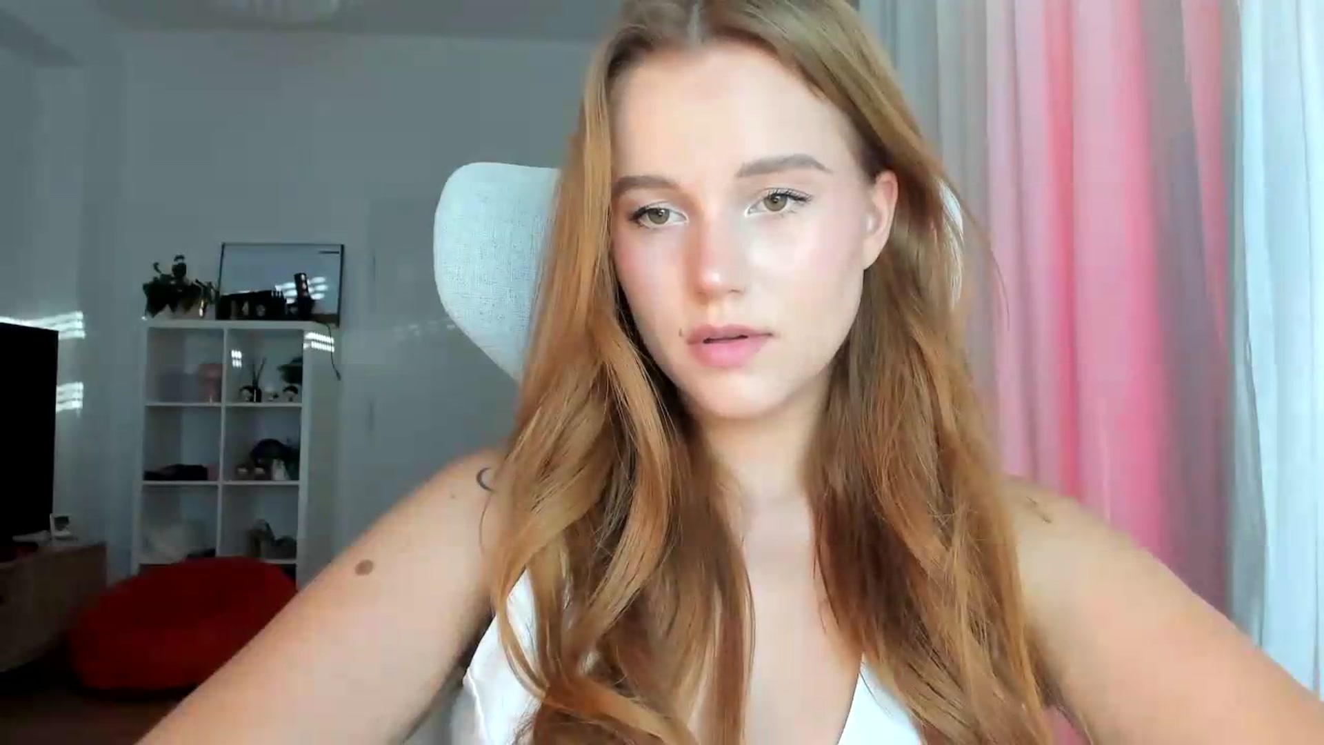 Gallery image thumbnail from lisa_lisa's myfreecams stream on, 08/31/2026, 16:45 image 7 of 20