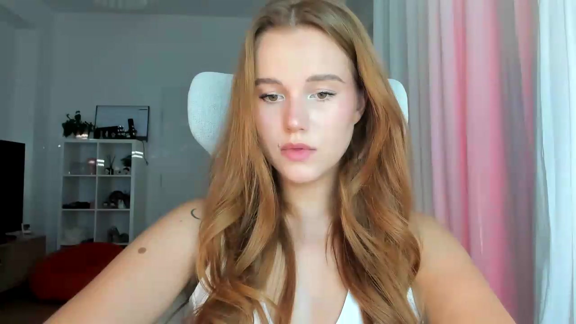 Gallery image thumbnail from lisa_lisa's myfreecams stream on, 08/31/2026, 16:45 image 2 of 20