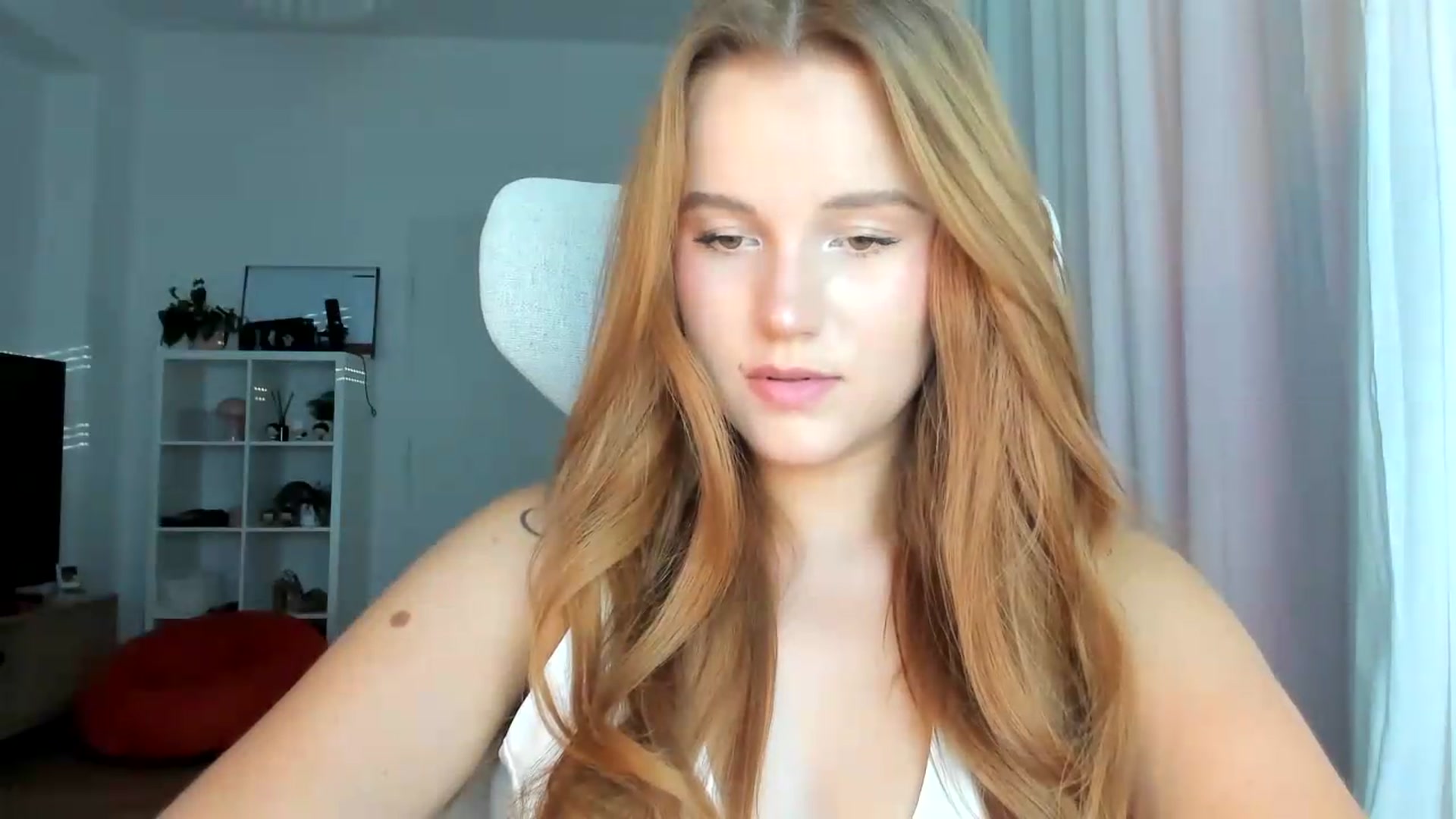 Gallery image thumbnail from lisa_lisa's myfreecams stream on, 08/31/2026, 16:45 image 6 of 20