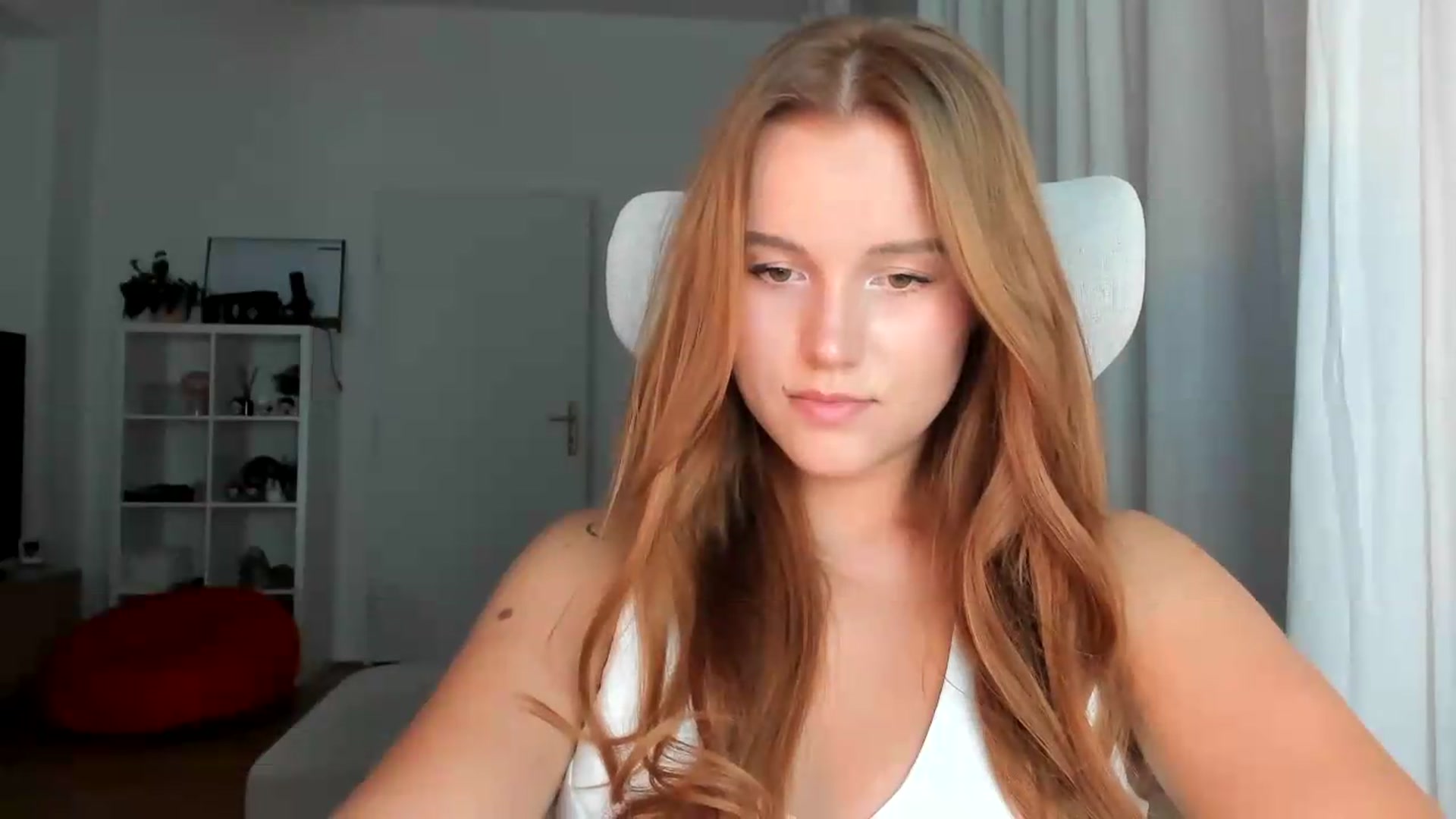 Gallery image thumbnail from lisa_lisa's myfreecams stream on, 08/31/2026, 17:31 image 6 of 20