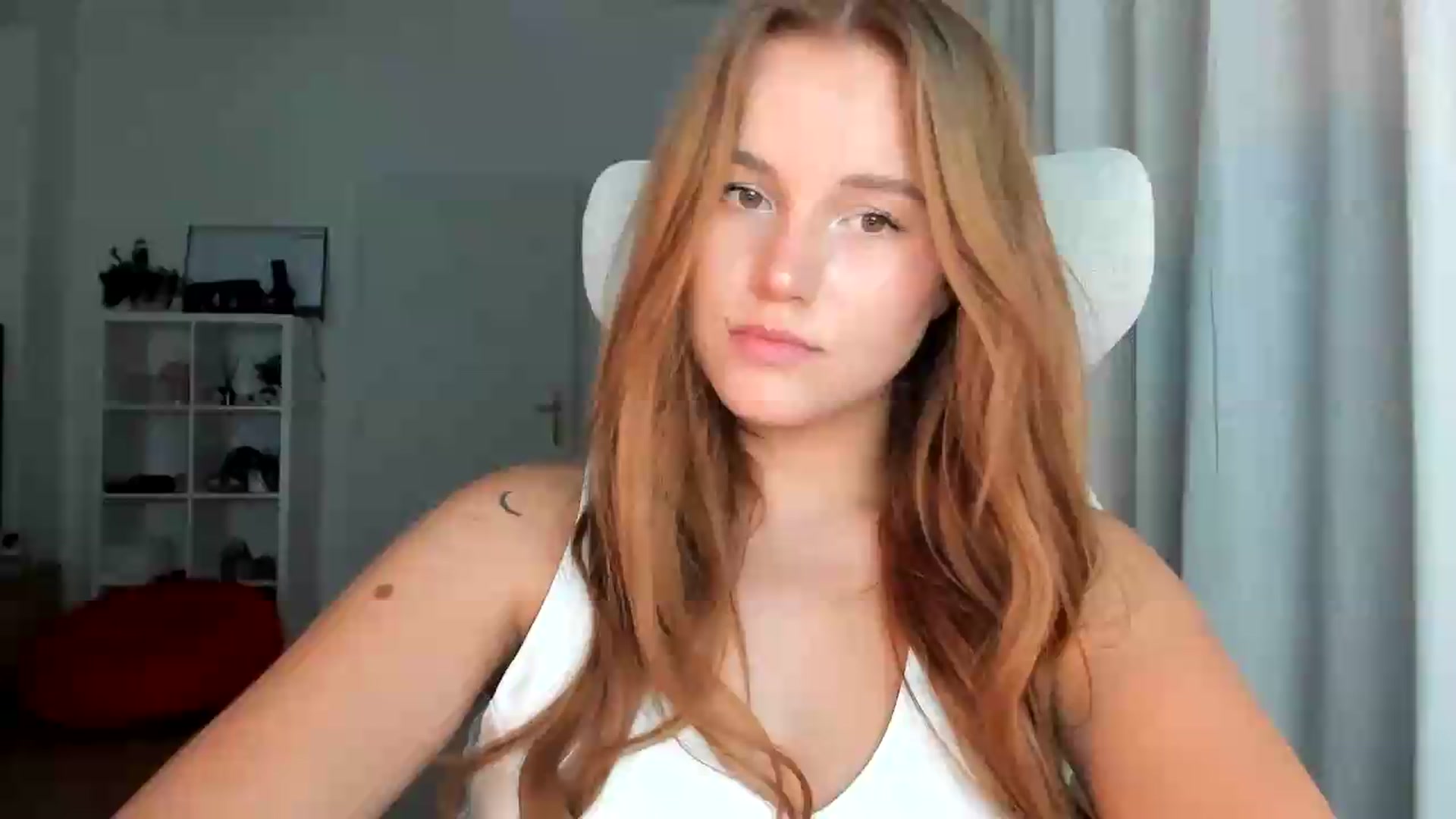 Gallery image thumbnail from lisa_lisa's myfreecams stream on, 08/31/2026, 19:02 image 1 of 20
