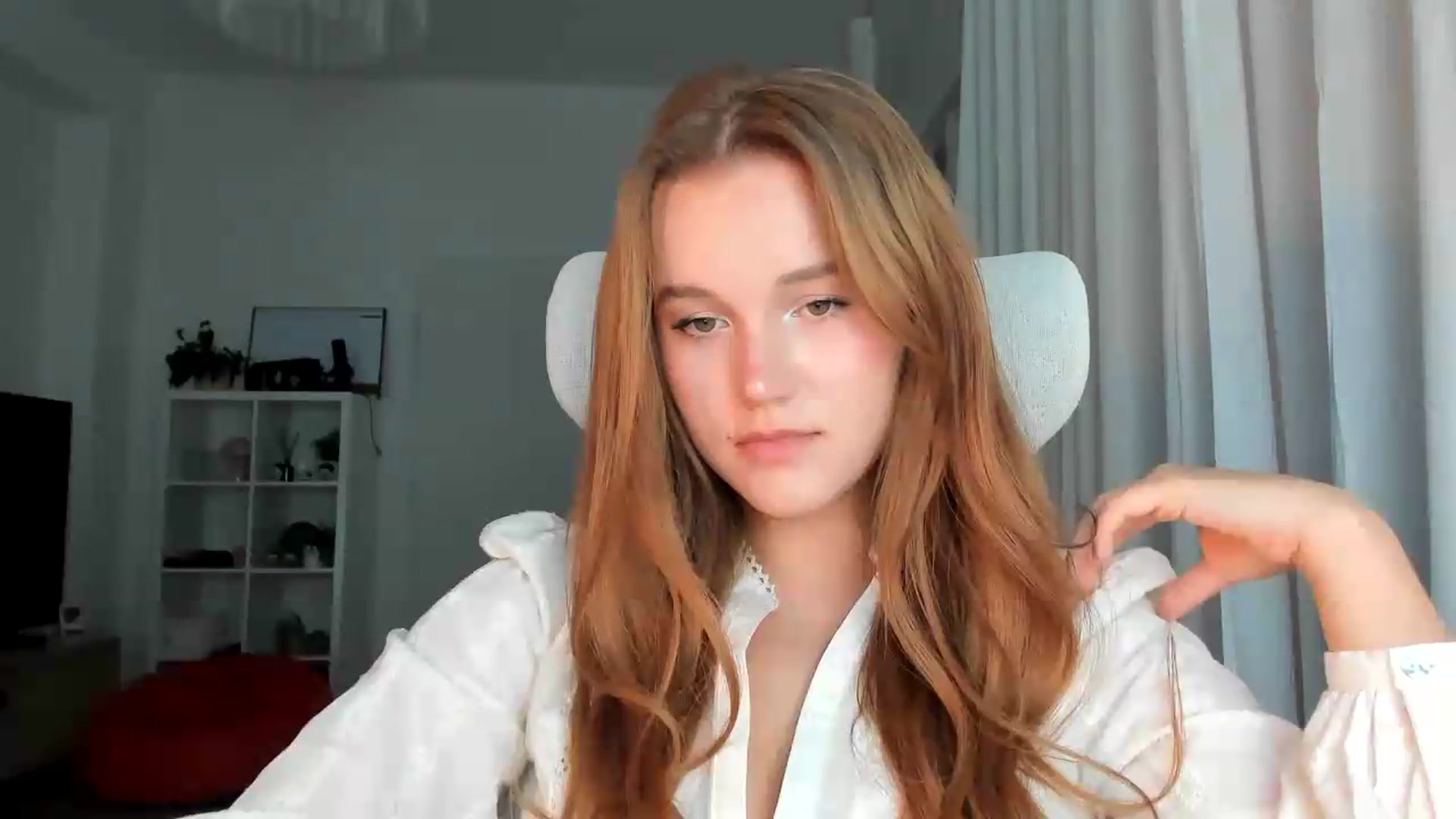 Gallery image thumbnail from lisa_lisa's myfreecams stream on, 09/01/2026, 17:31 image 4 of 20