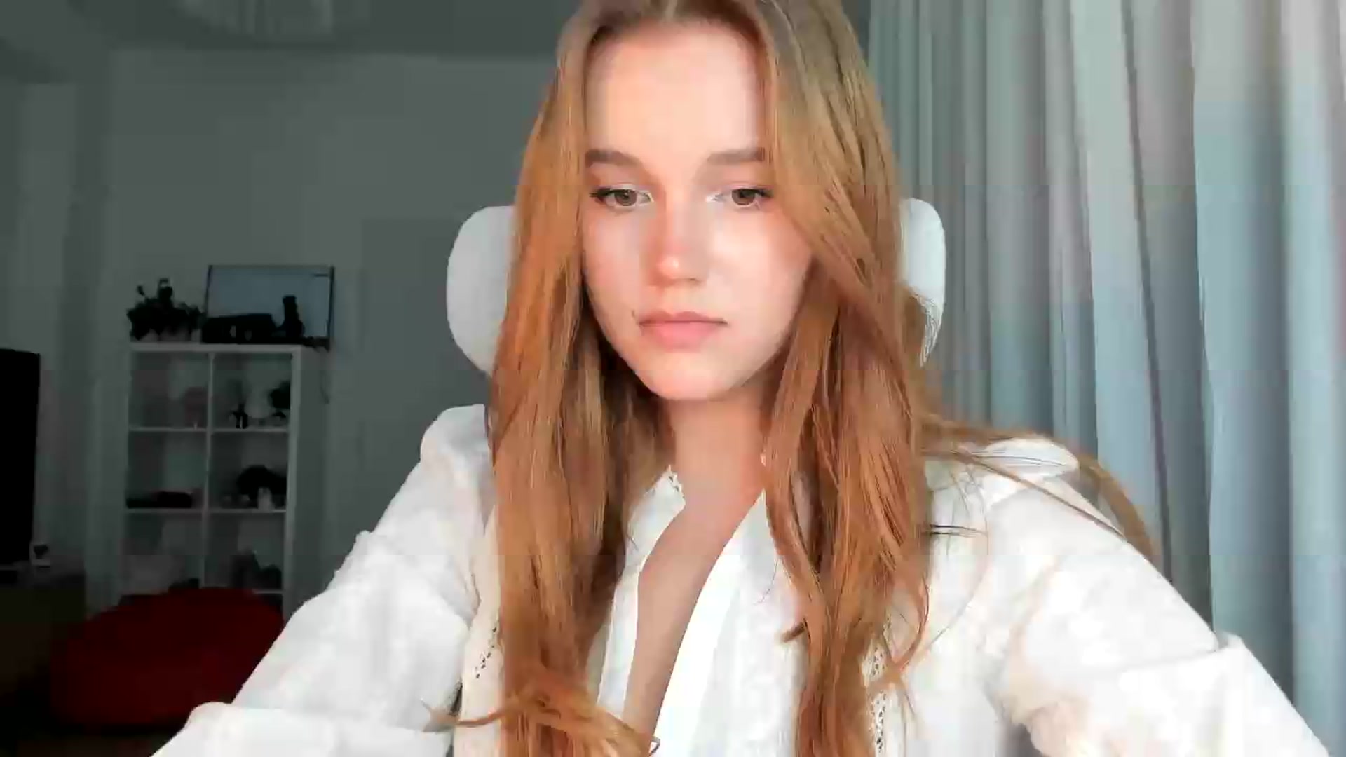 Gallery image thumbnail from lisa_lisa's myfreecams stream on, 09/01/2026, 17:31 image 12 of 20