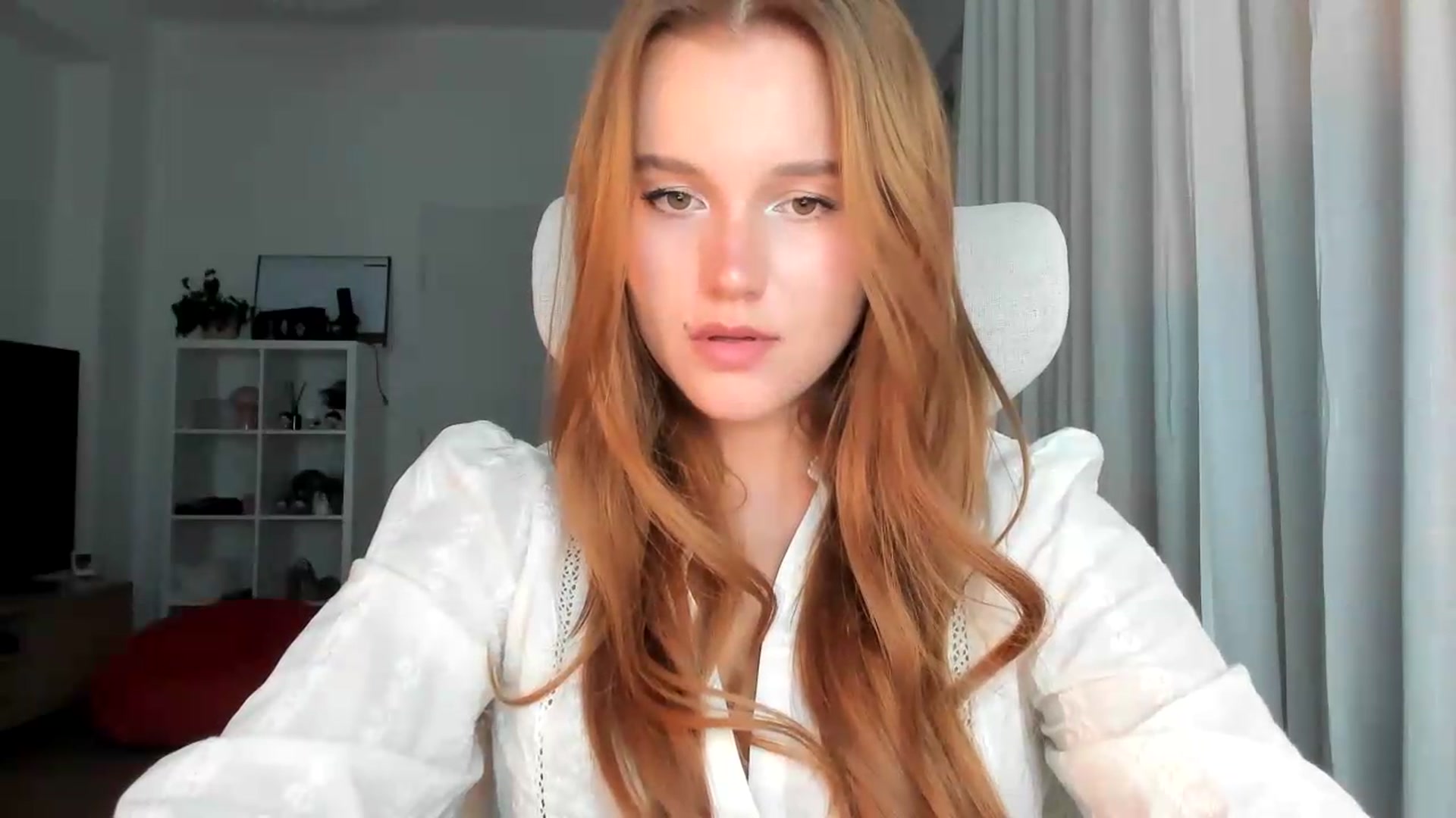 Gallery image thumbnail from lisa_lisa's myfreecams stream on, 09/01/2026, 19:04 image 19 of 20