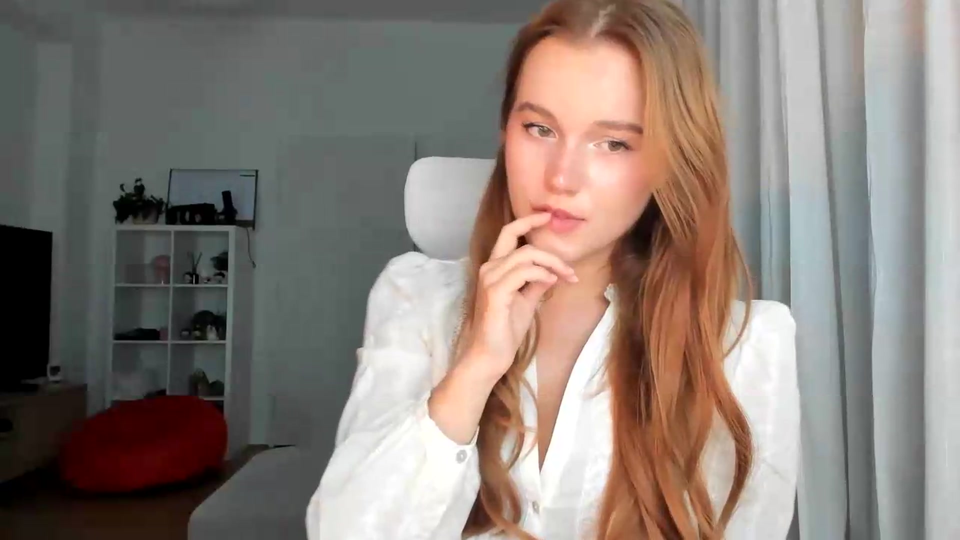 Gallery image thumbnail from lisa_lisa's myfreecams stream on, 09/01/2026, 19:04 image 18 of 20