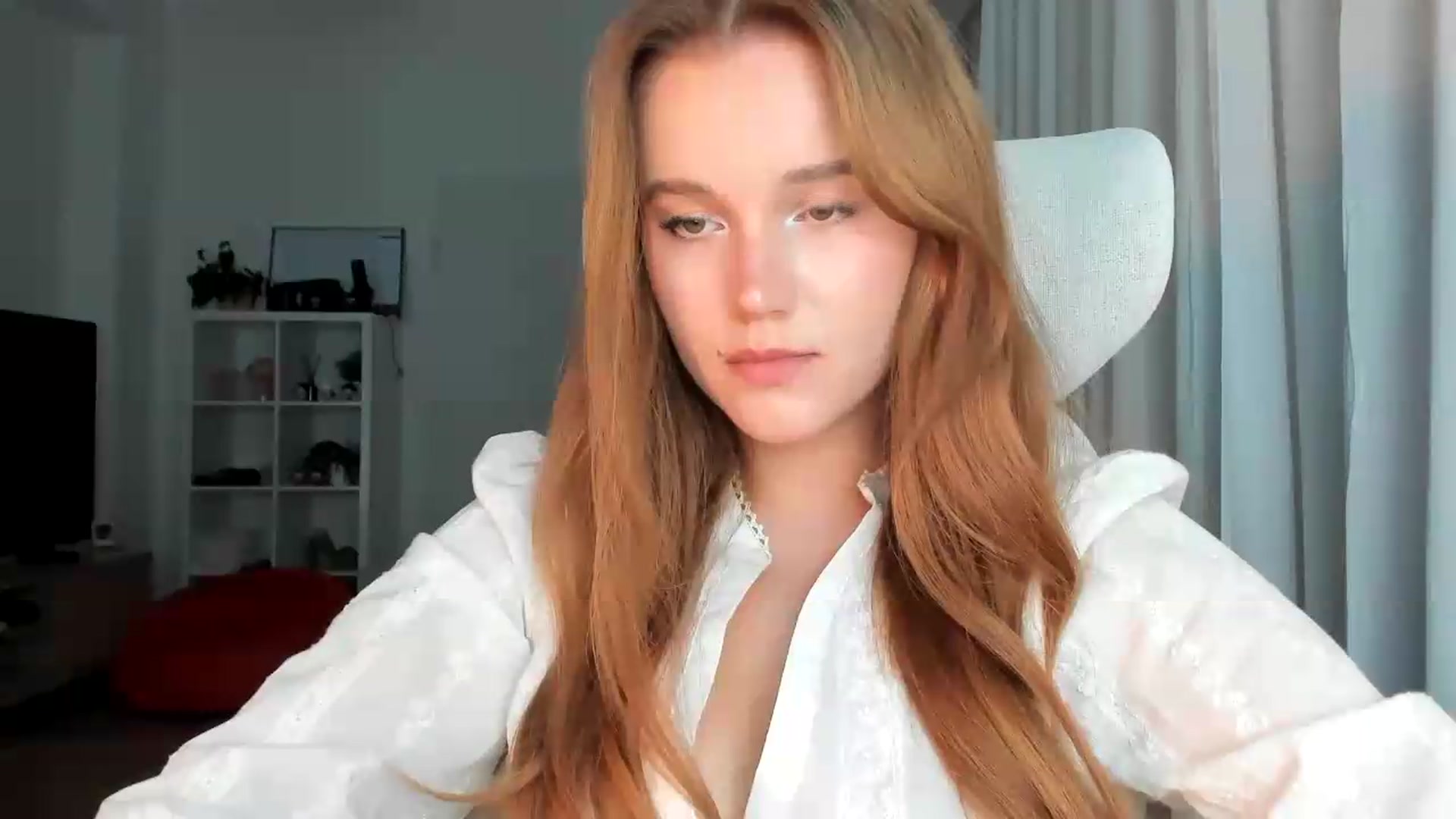 Gallery image thumbnail from lisa_lisa's myfreecams stream on, 09/01/2026, 19:04 image 4 of 20