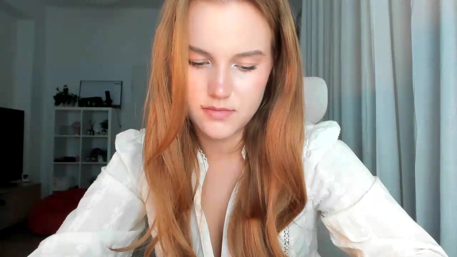Gallery image thumbnail from lisa_lisa's myfreecams stream on, 09/01/2026, 19:04 image 12 of 20