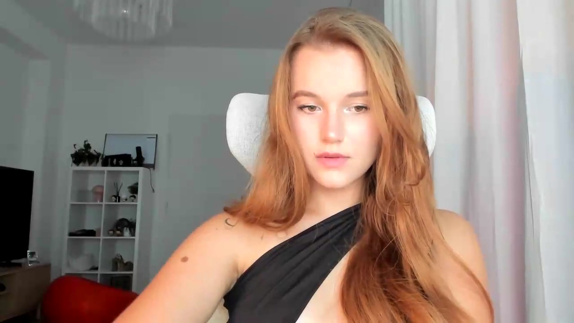 Gallery image thumbnail from lisa_lisa's myfreecams stream on, 09/04/2026, 13:58 image 11 of 20
