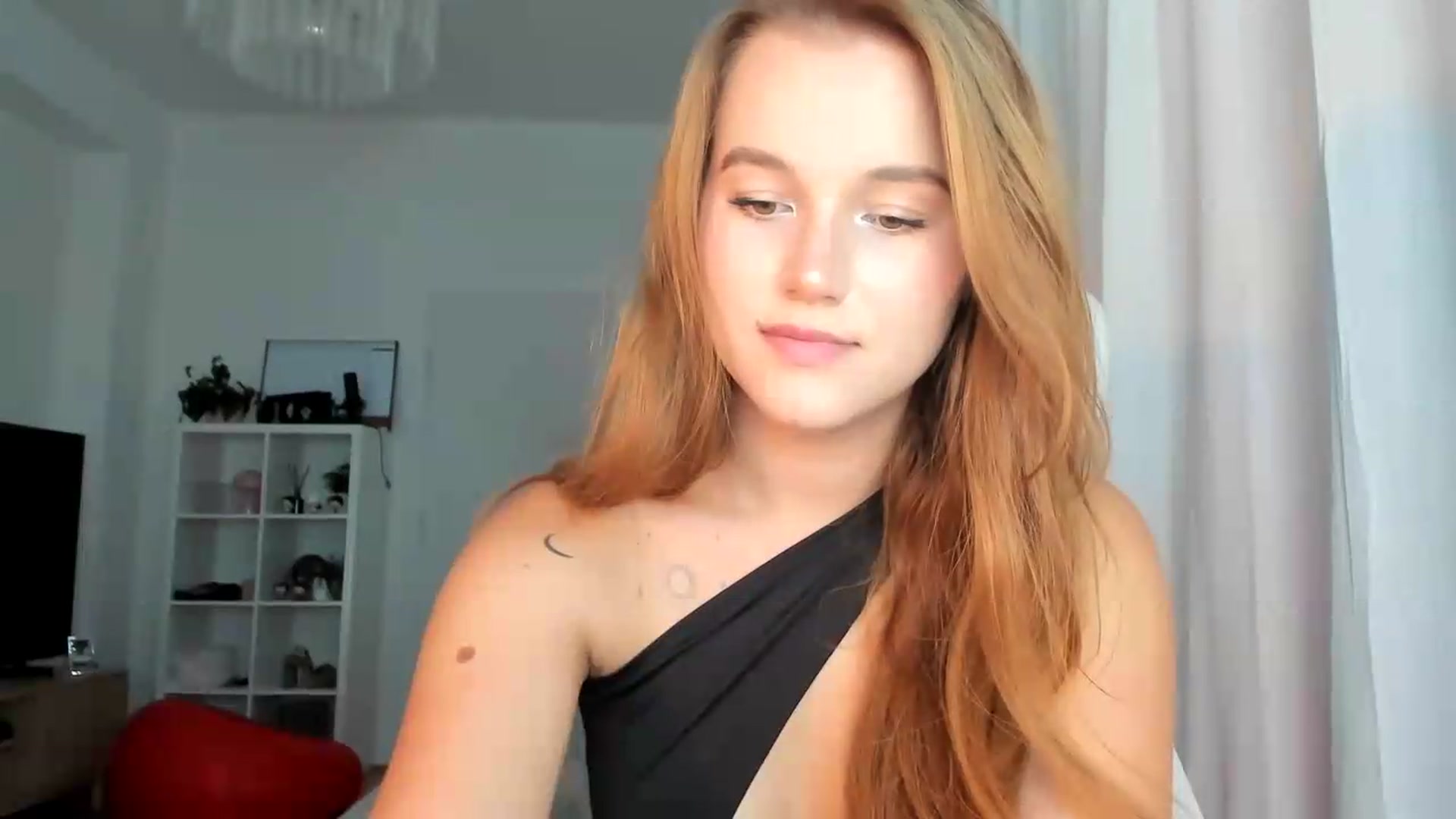 Gallery image thumbnail from lisa_lisa's myfreecams stream on, 09/04/2026, 13:58 image 14 of 20