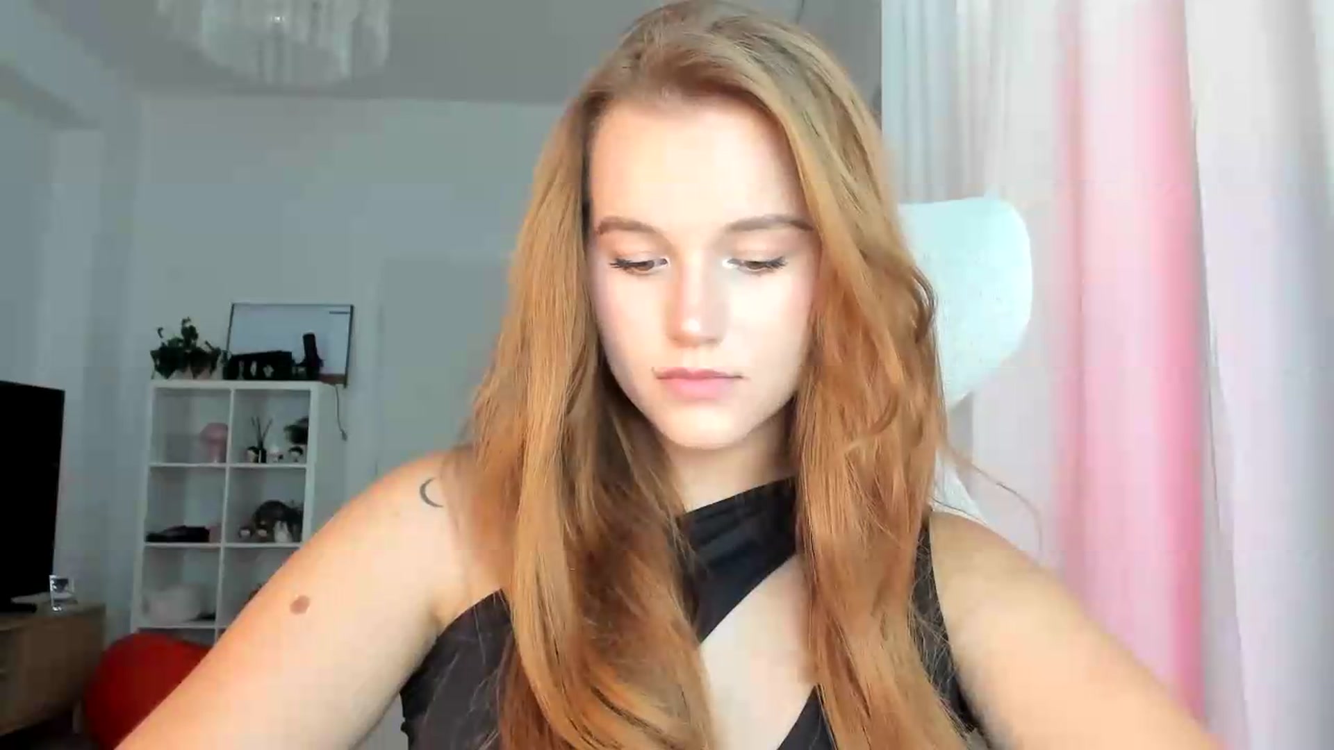 Gallery image thumbnail from lisa_lisa's myfreecams stream on, 09/04/2026, 13:58 image 5 of 20