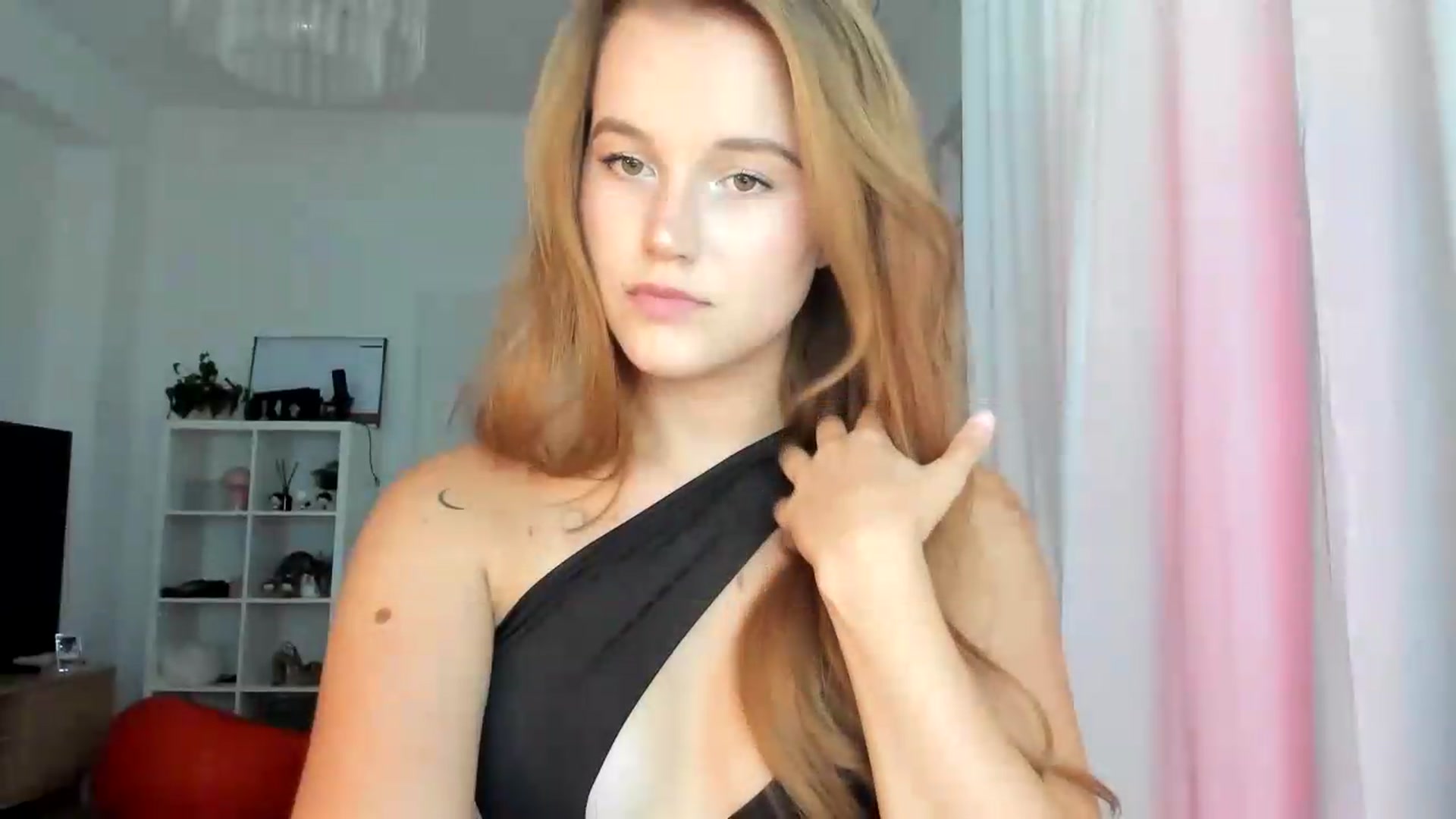 Gallery image thumbnail from lisa_lisa's myfreecams stream on, 09/04/2026, 13:58 image 6 of 20