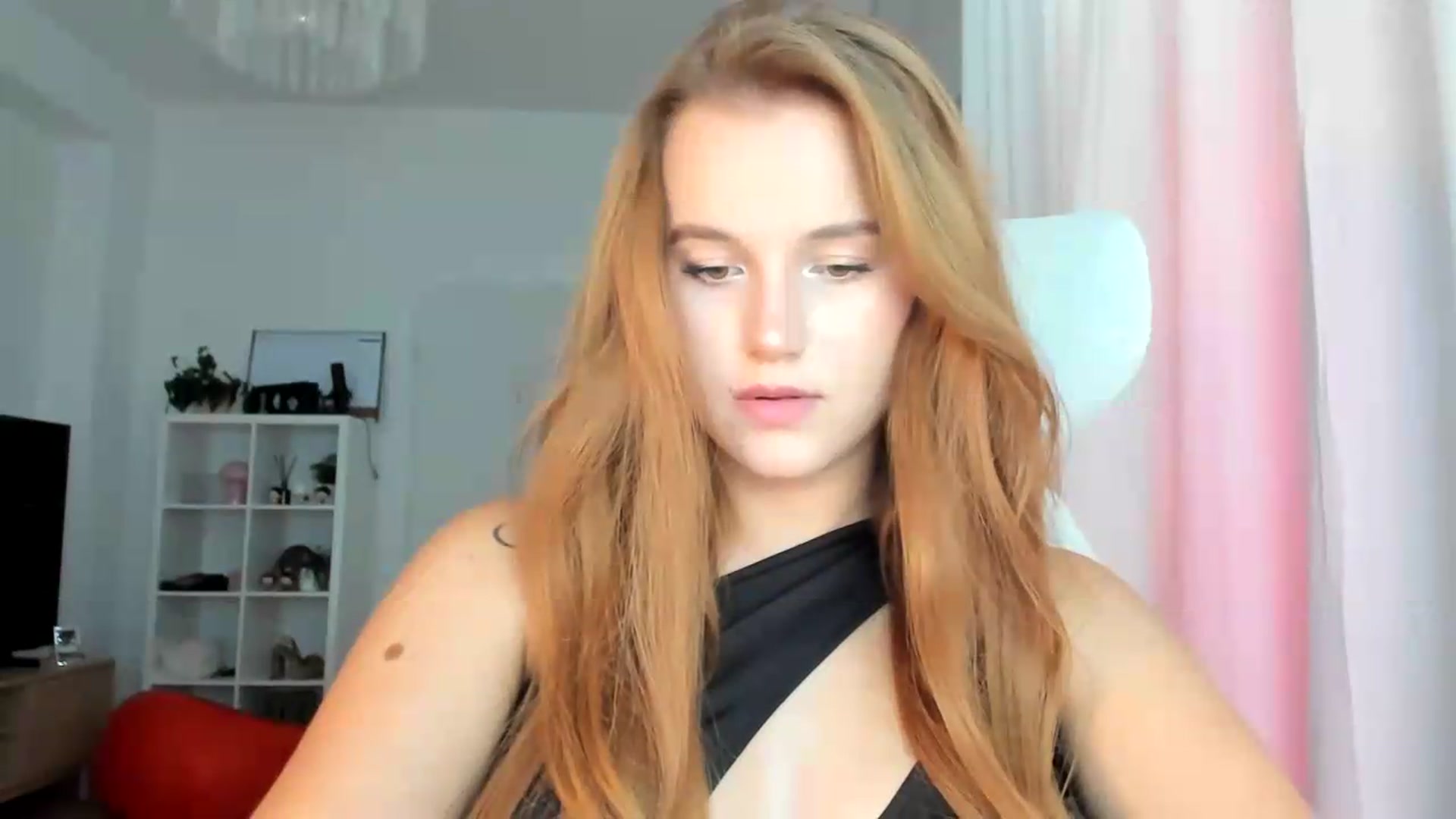 Gallery image thumbnail from lisa_lisa's myfreecams stream on, 09/04/2026, 13:58 image 2 of 20
