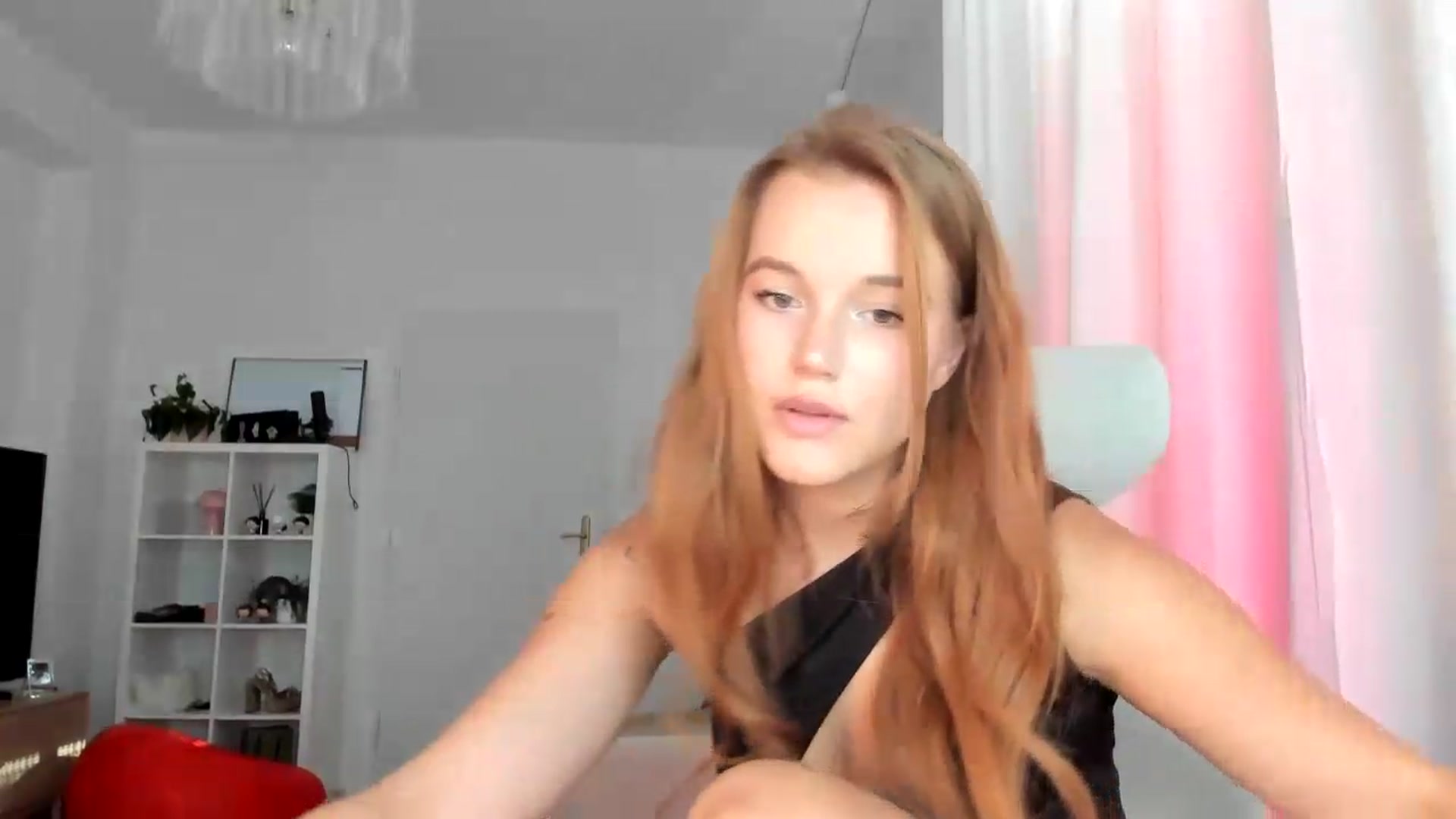Gallery image thumbnail from lisa_lisa's myfreecams stream on, 09/04/2026, 14:47 image 19 of 20