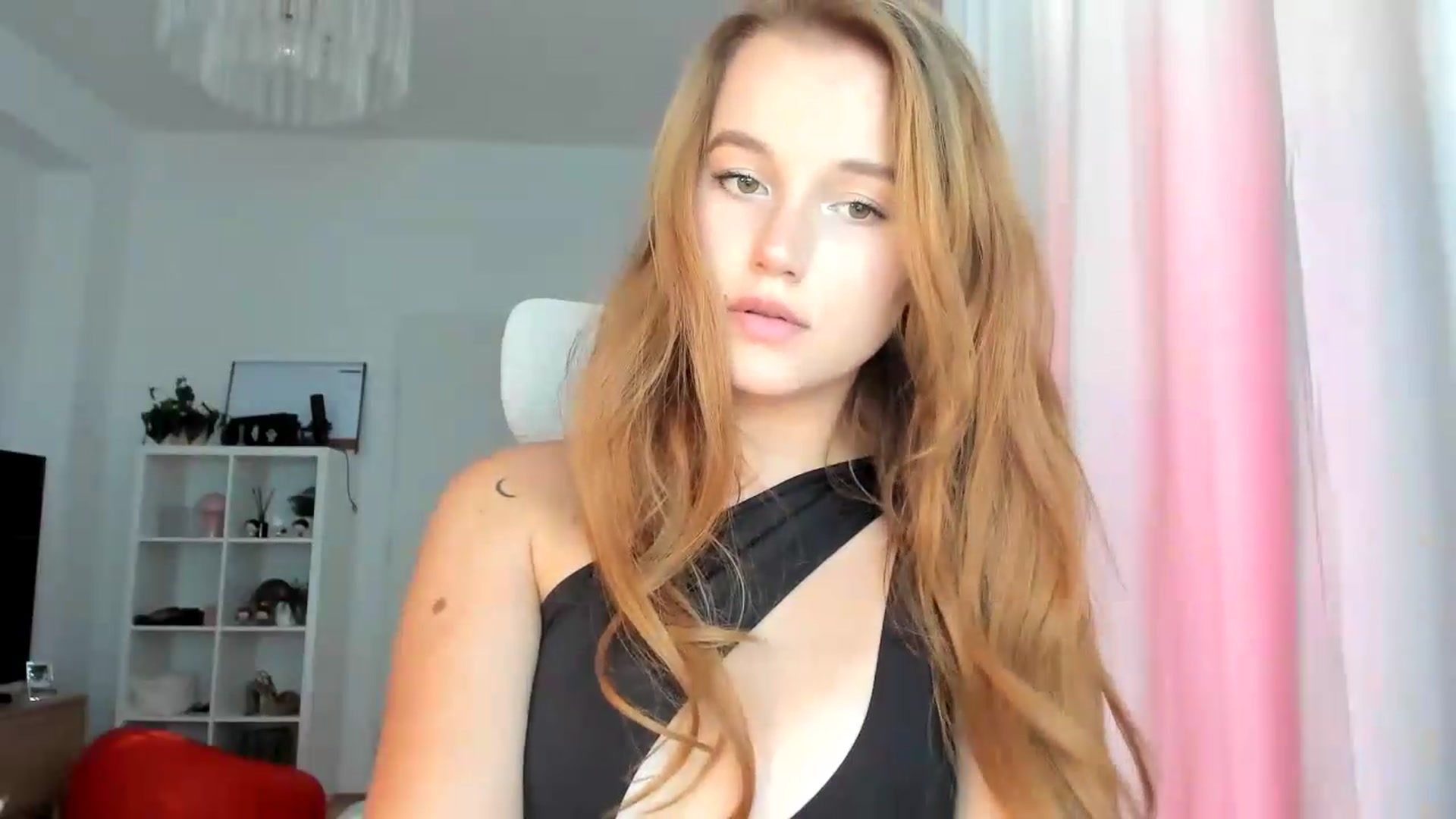Gallery image thumbnail from lisa_lisa's myfreecams stream on, 09/04/2026, 14:47 image 14 of 20