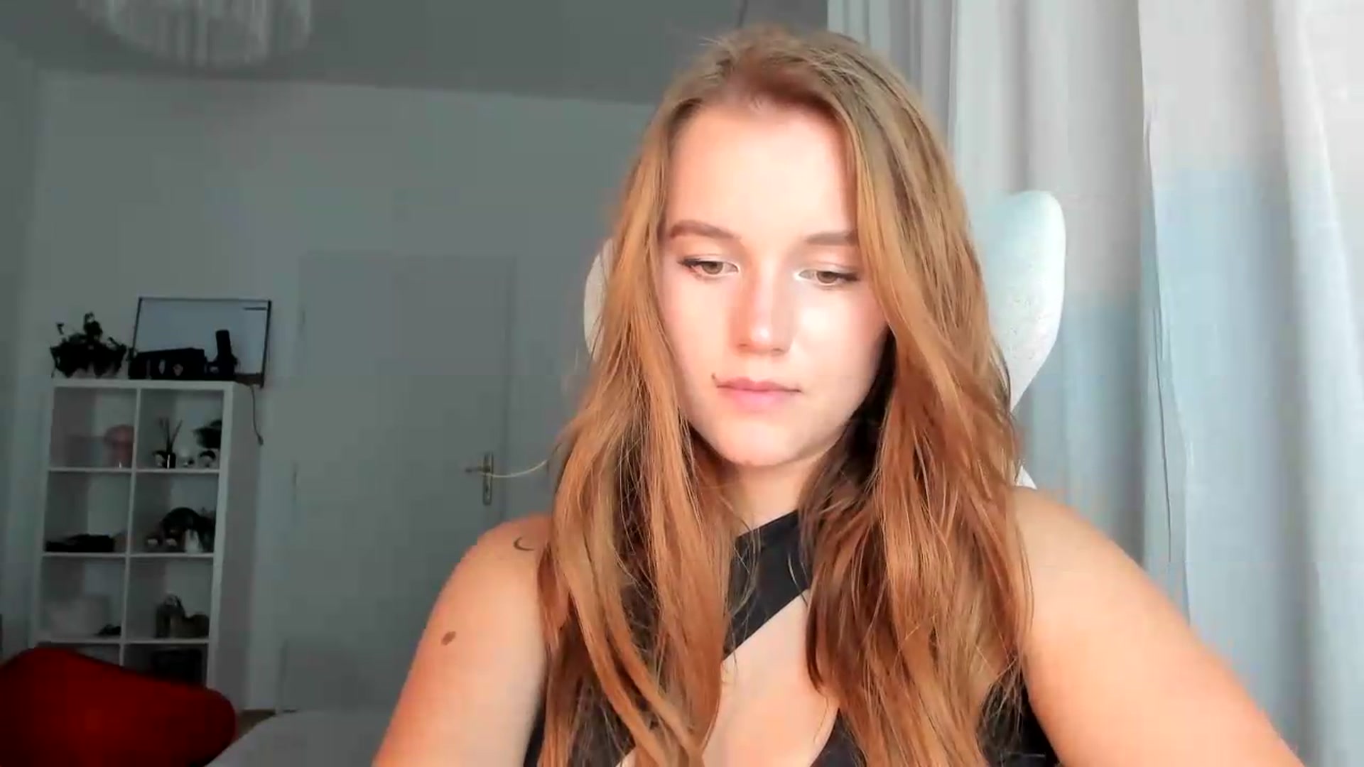 Gallery image thumbnail from lisa_lisa's myfreecams stream on, 09/04/2026, 17:41 image 14 of 20