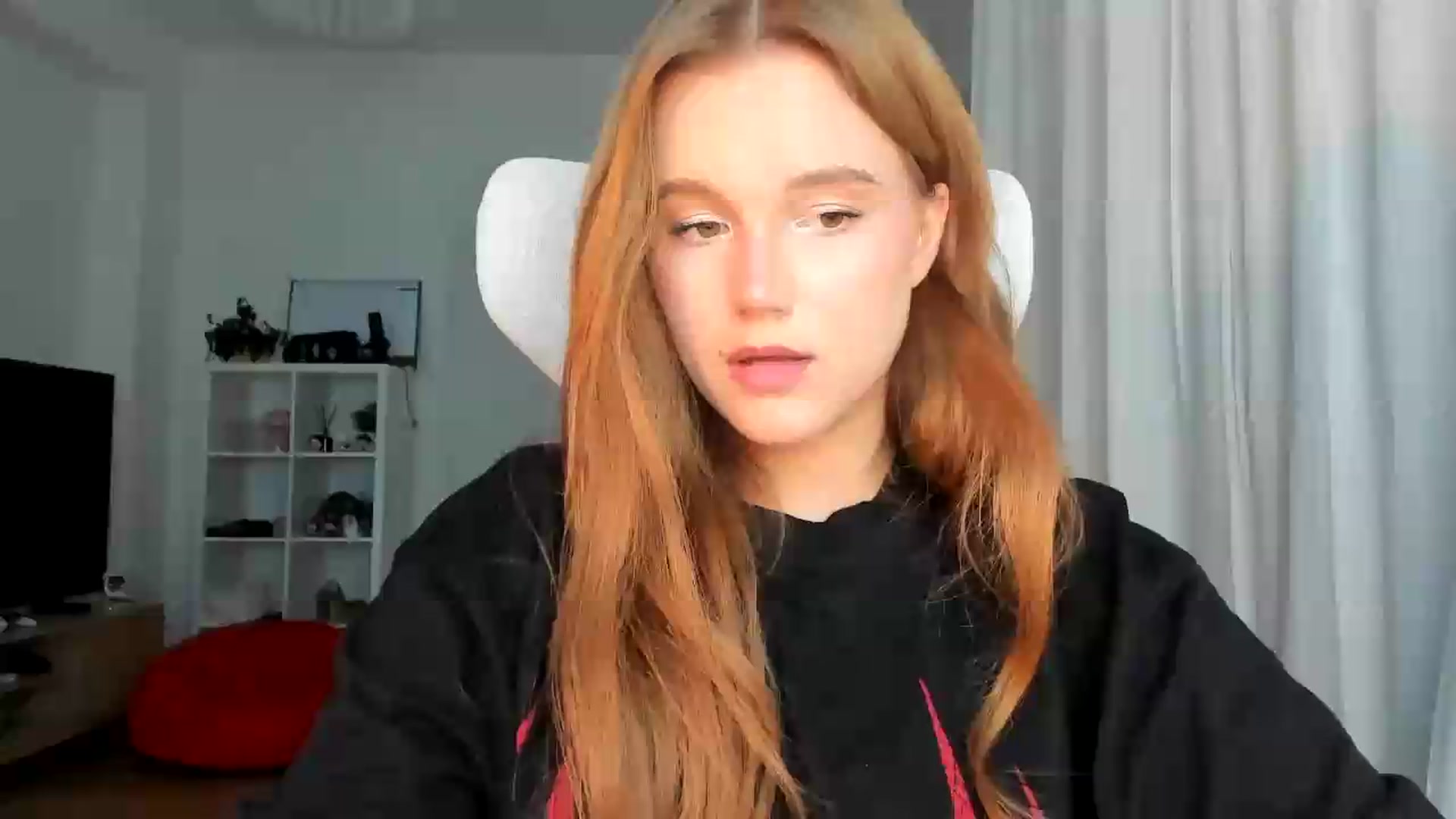 Gallery image thumbnail from lisa_lisa's myfreecams stream on, 09/05/2026, 17:03 image 18 of 20