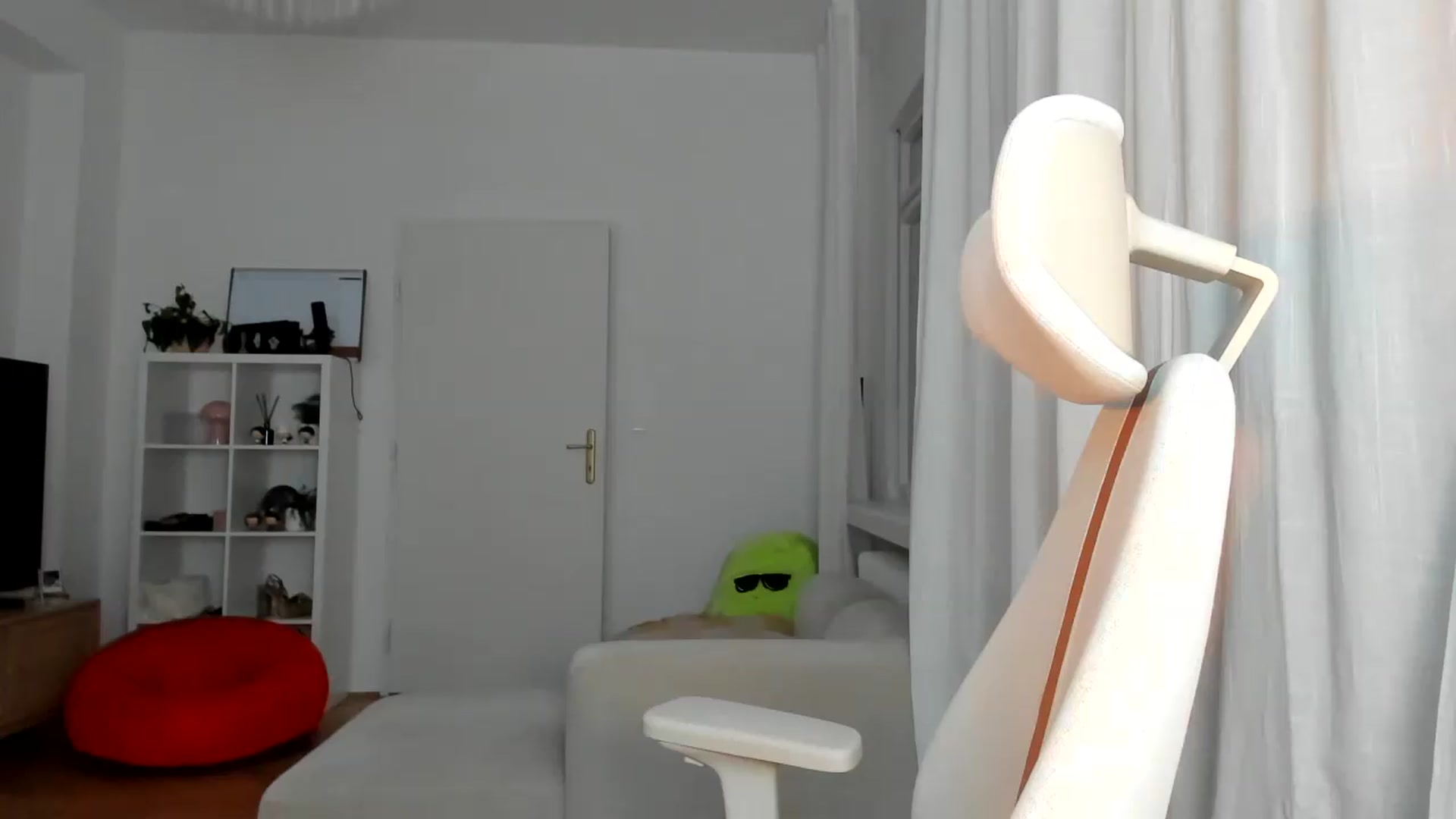 Gallery image thumbnail from lisa_lisa's myfreecams stream on, 09/05/2026, 18:24 image 18 of 20