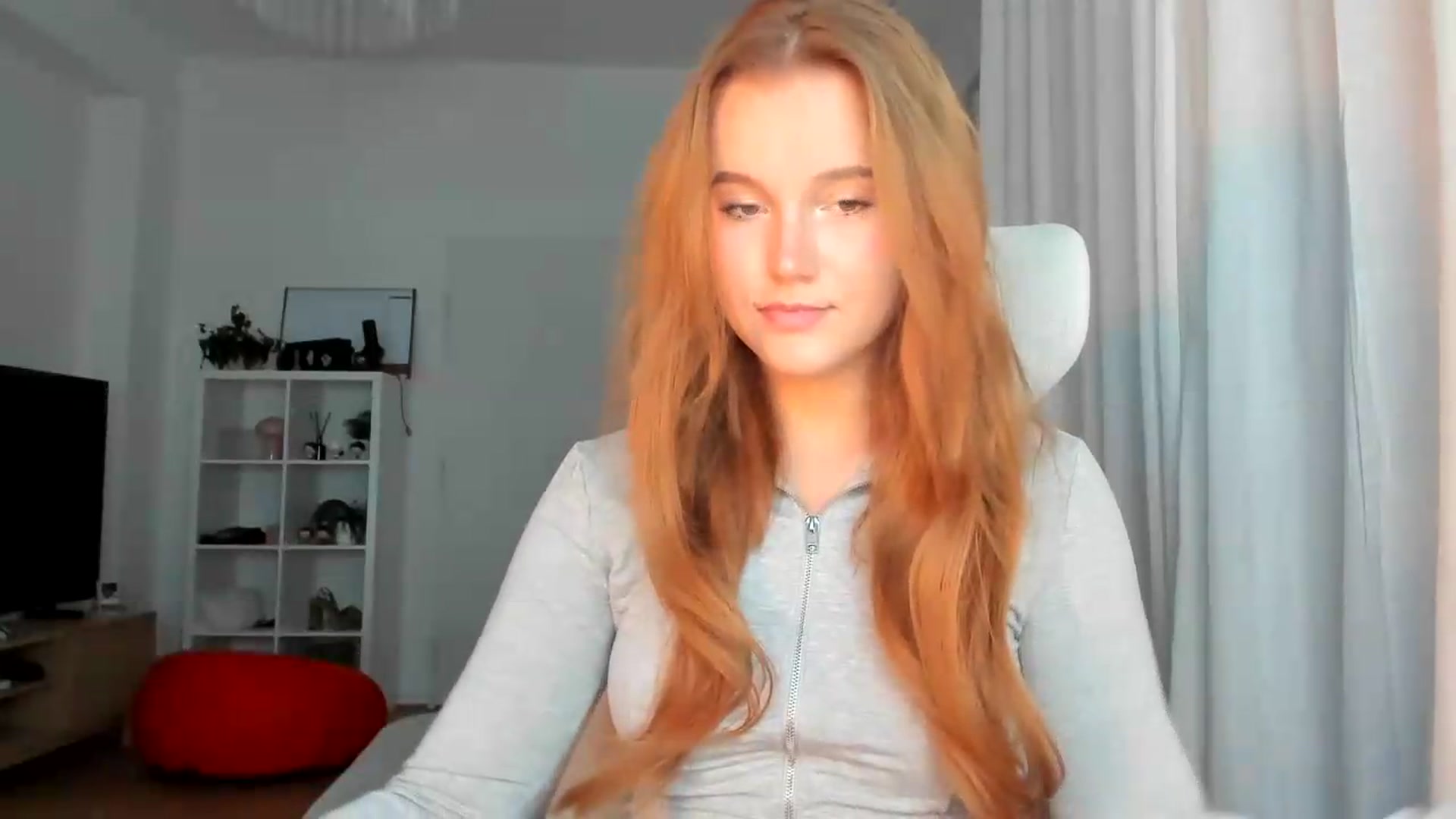 Gallery image thumbnail from lisa_lisa's myfreecams stream on, 09/06/2026, 17:43 image 8 of 20